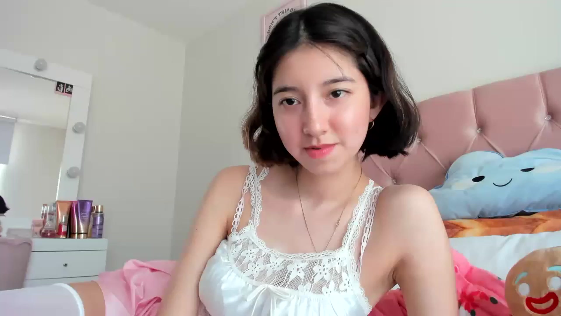 Gallery image thumbnail from Cherrycute666's myfreecams stream on, 05/25/2023, 22:21 image 2 of 20