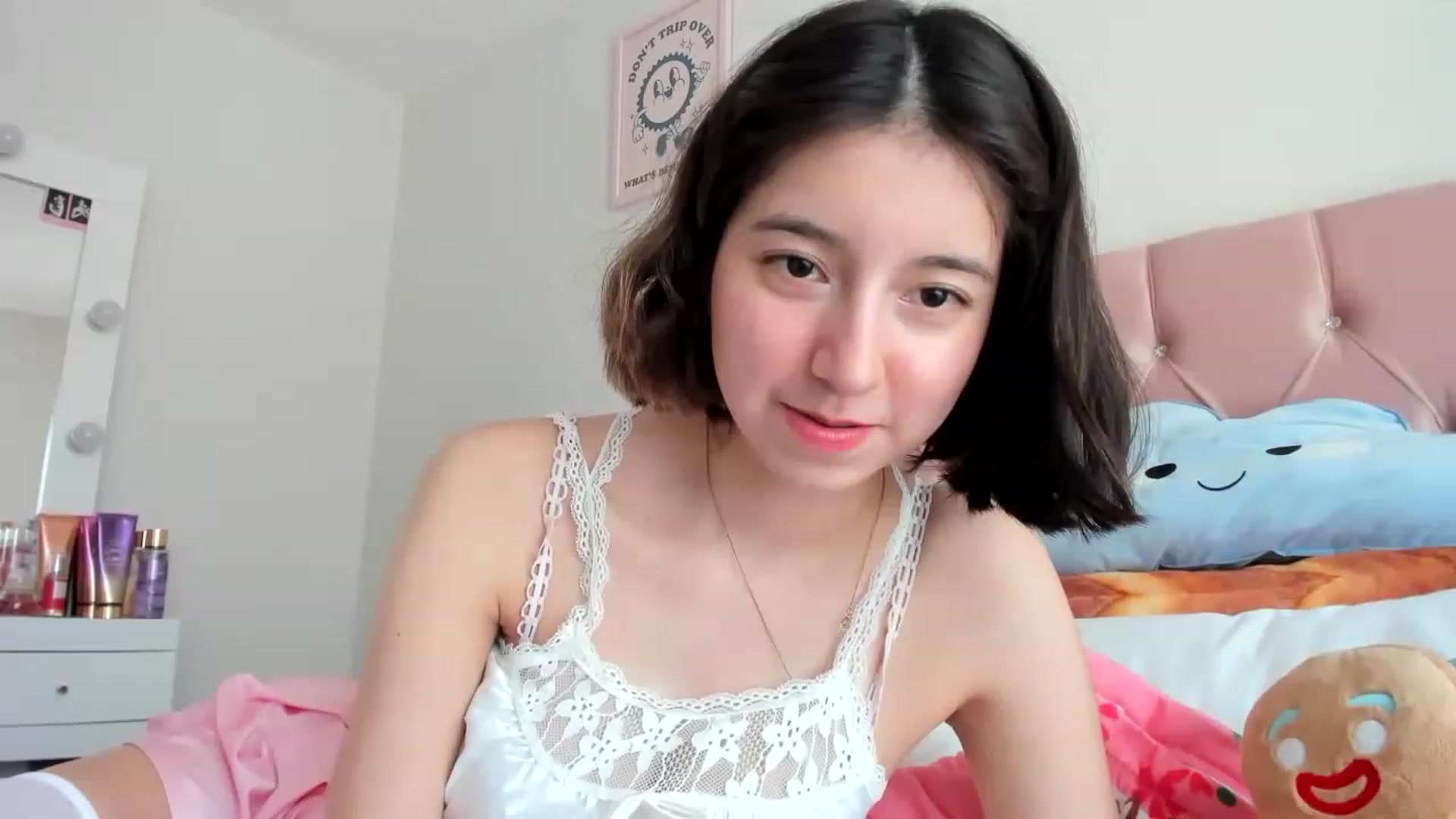 Gallery image thumbnail from Cherrycute666's myfreecams stream on, 05/25/2023, 22:21 image 3 of 20