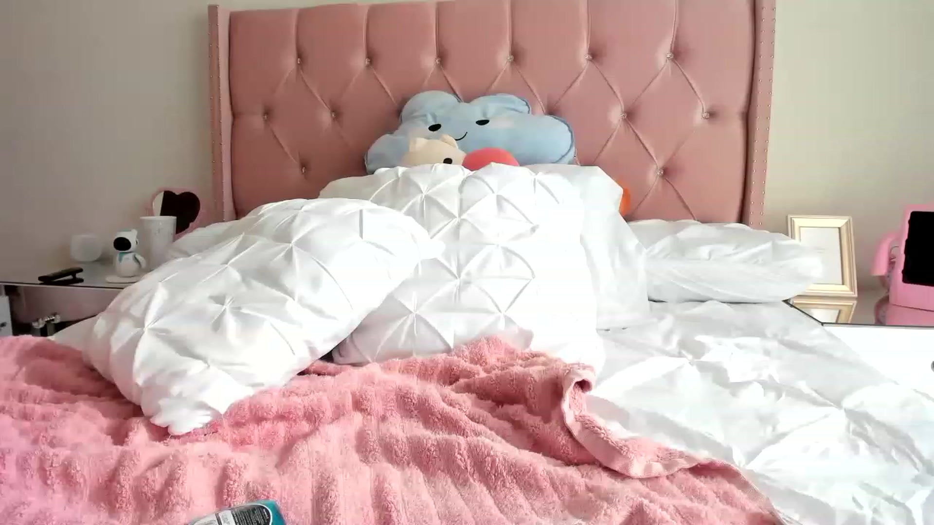 Gallery image thumbnail from Cherrycute666's myfreecams stream on, 05/26/2023, 24:07 image 7 of 20