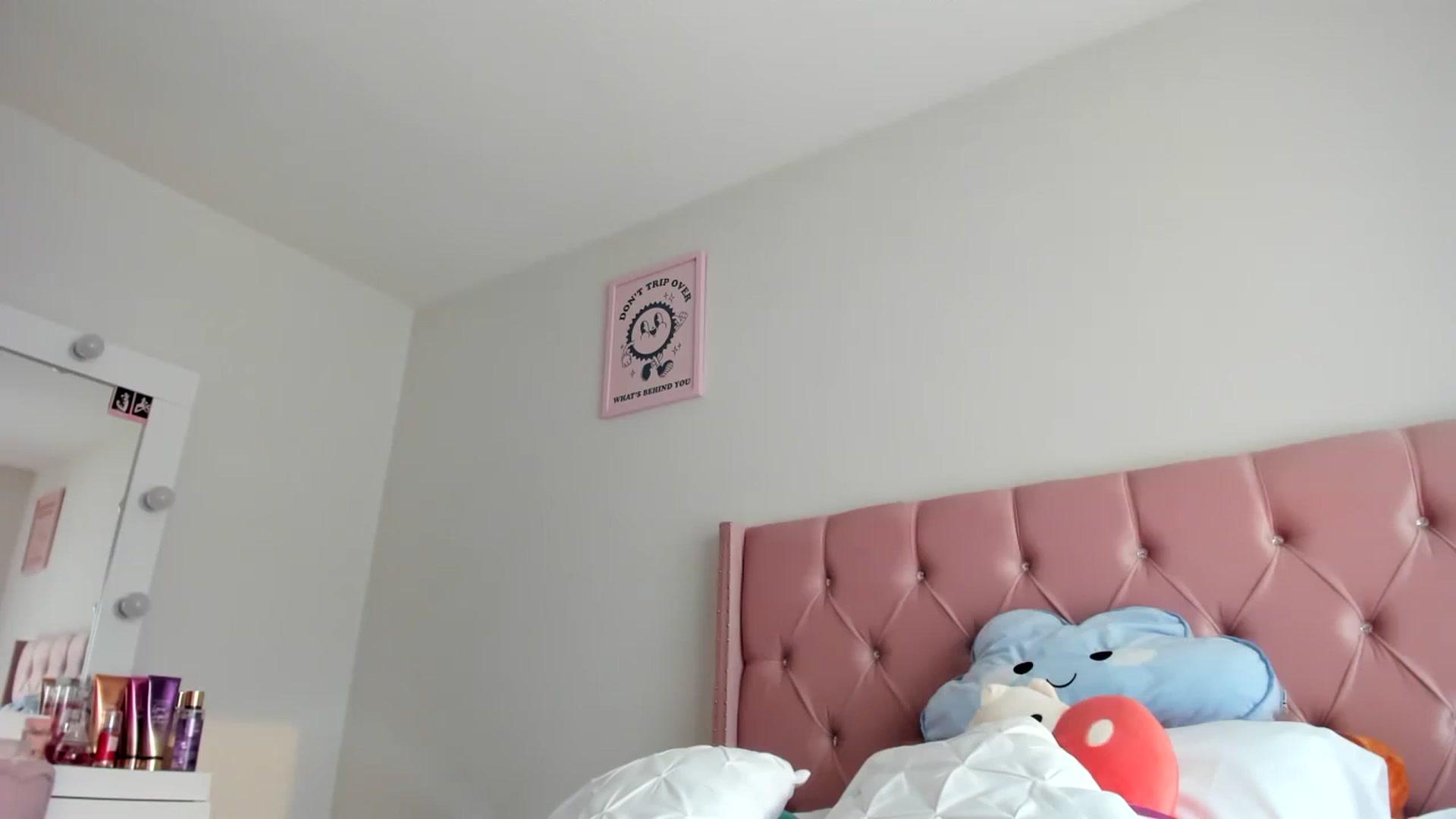 Gallery image thumbnail from Cherrycute666's myfreecams stream on, 05/26/2023, 24:07 image 18 of 20