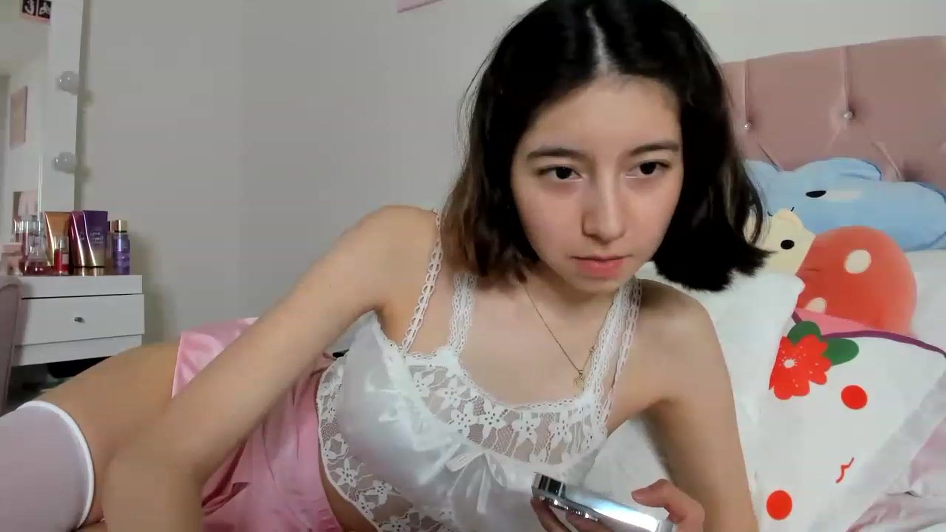 Gallery image thumbnail from Cherrycute666's myfreecams stream on, 05/26/2023, 24:53 image 17 of 20