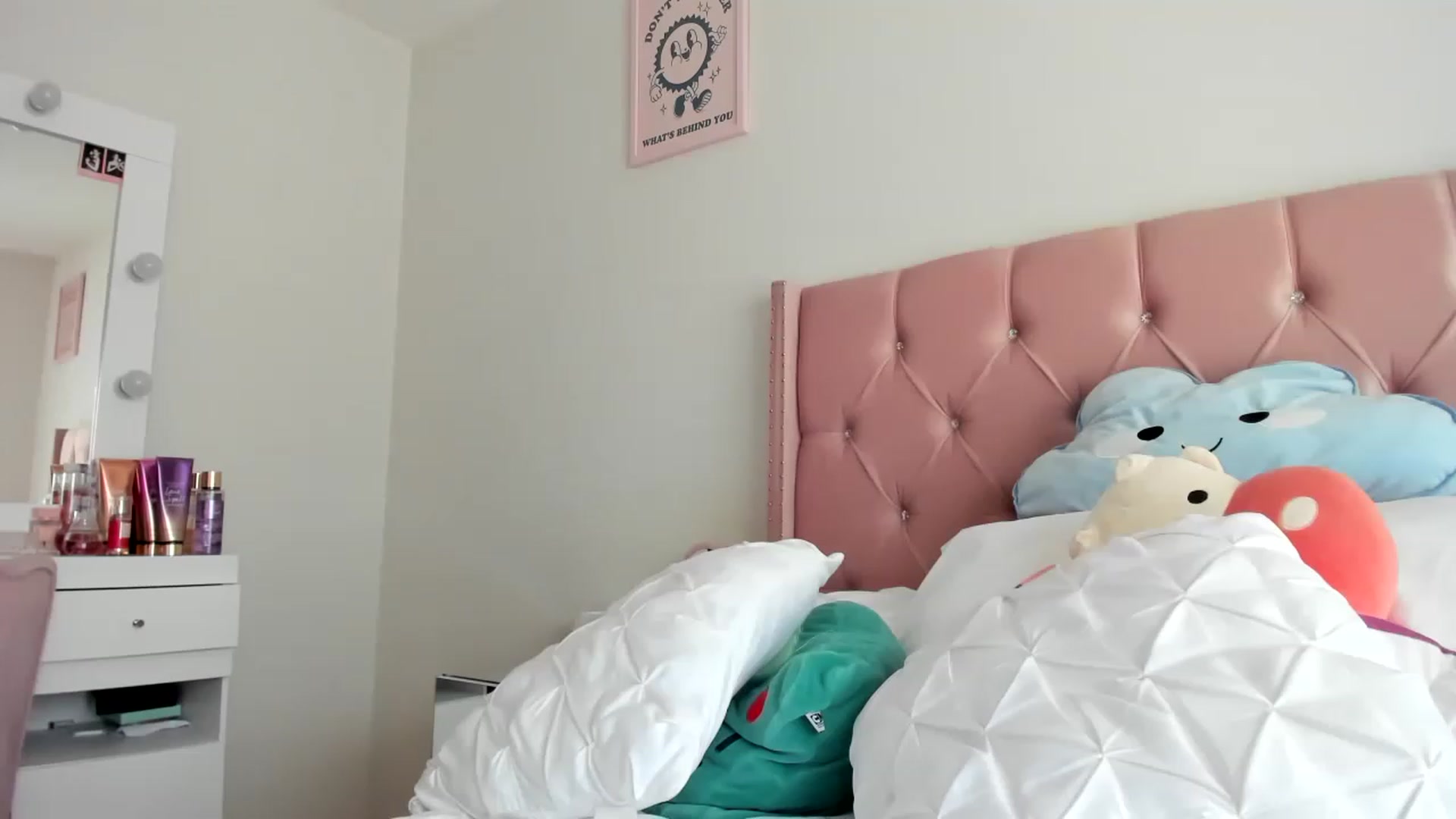 Gallery image thumbnail from Cherrycute666's myfreecams stream on, 05/26/2023, 24:53 image 7 of 20