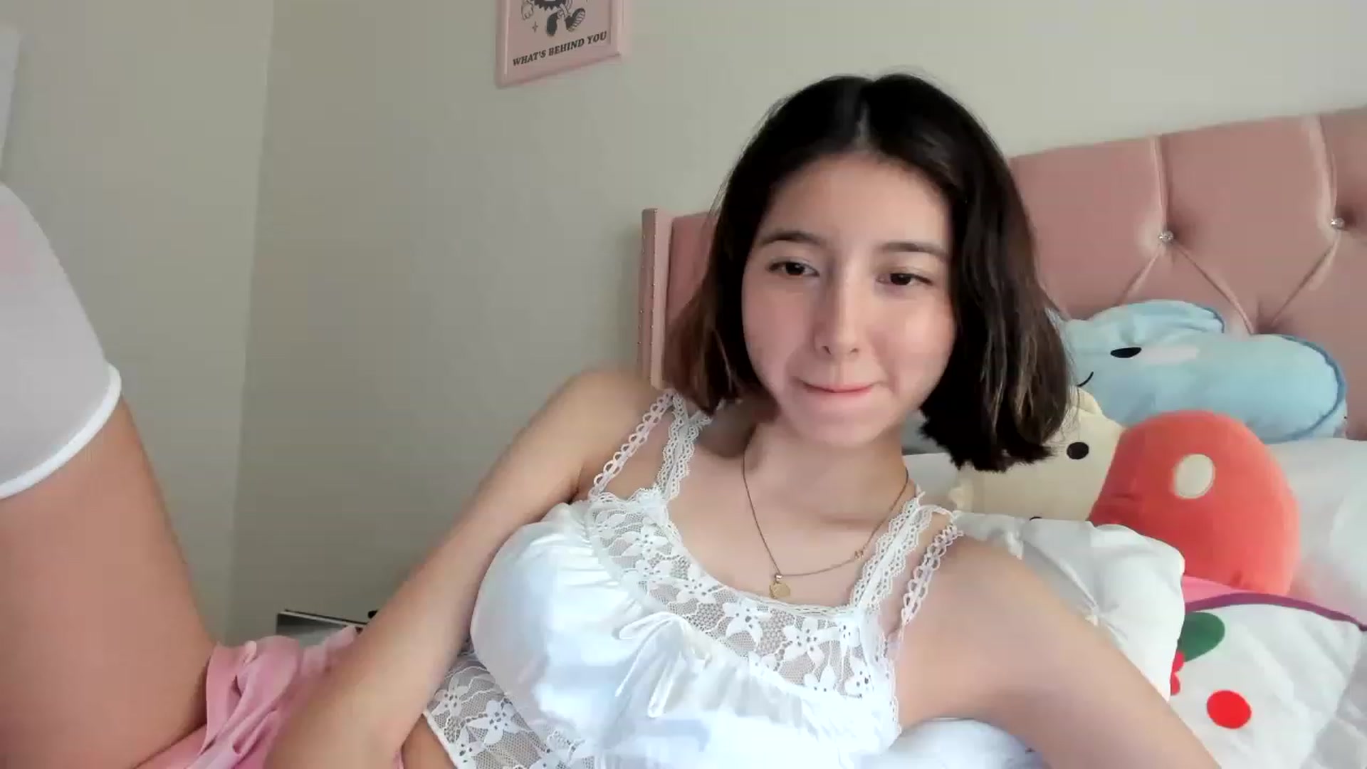 Gallery image thumbnail from Cherrycute666's myfreecams stream on, 05/26/2023, 24:53 image 8 of 20