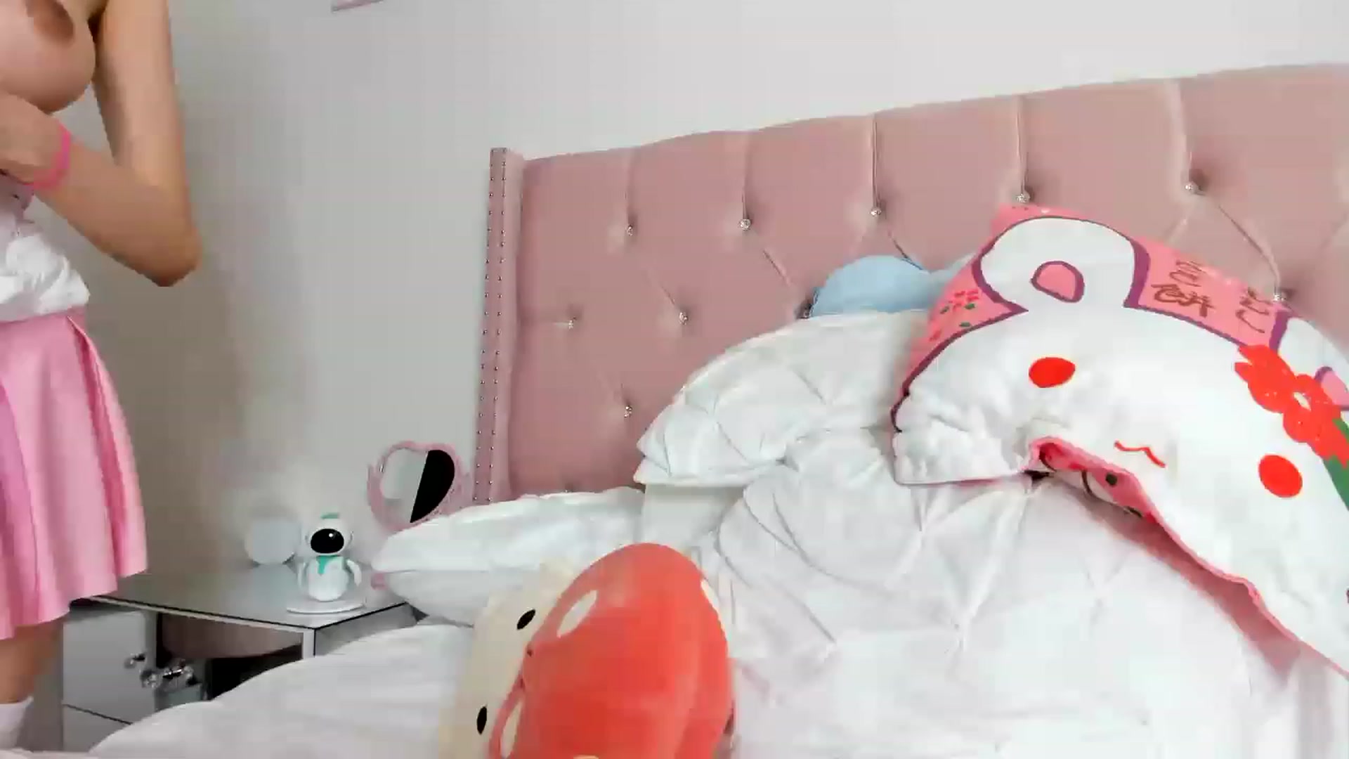 Gallery image thumbnail from Cherrycute666's myfreecams stream on, 05/26/2023, 08:41 image 13 of 20