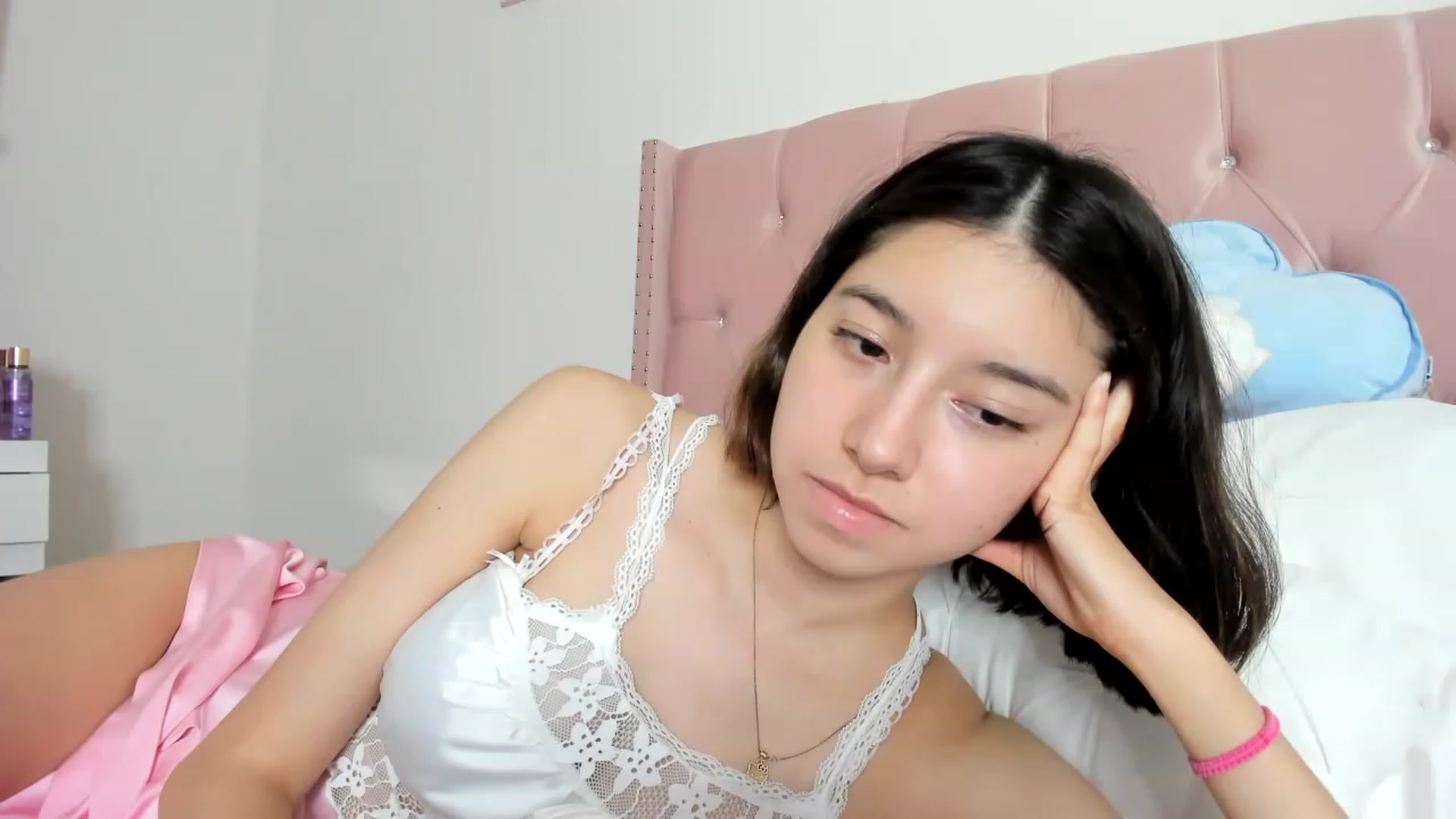 Gallery image thumbnail from Cherrycute666's myfreecams stream on, 05/26/2023, 08:41 image 10 of 20