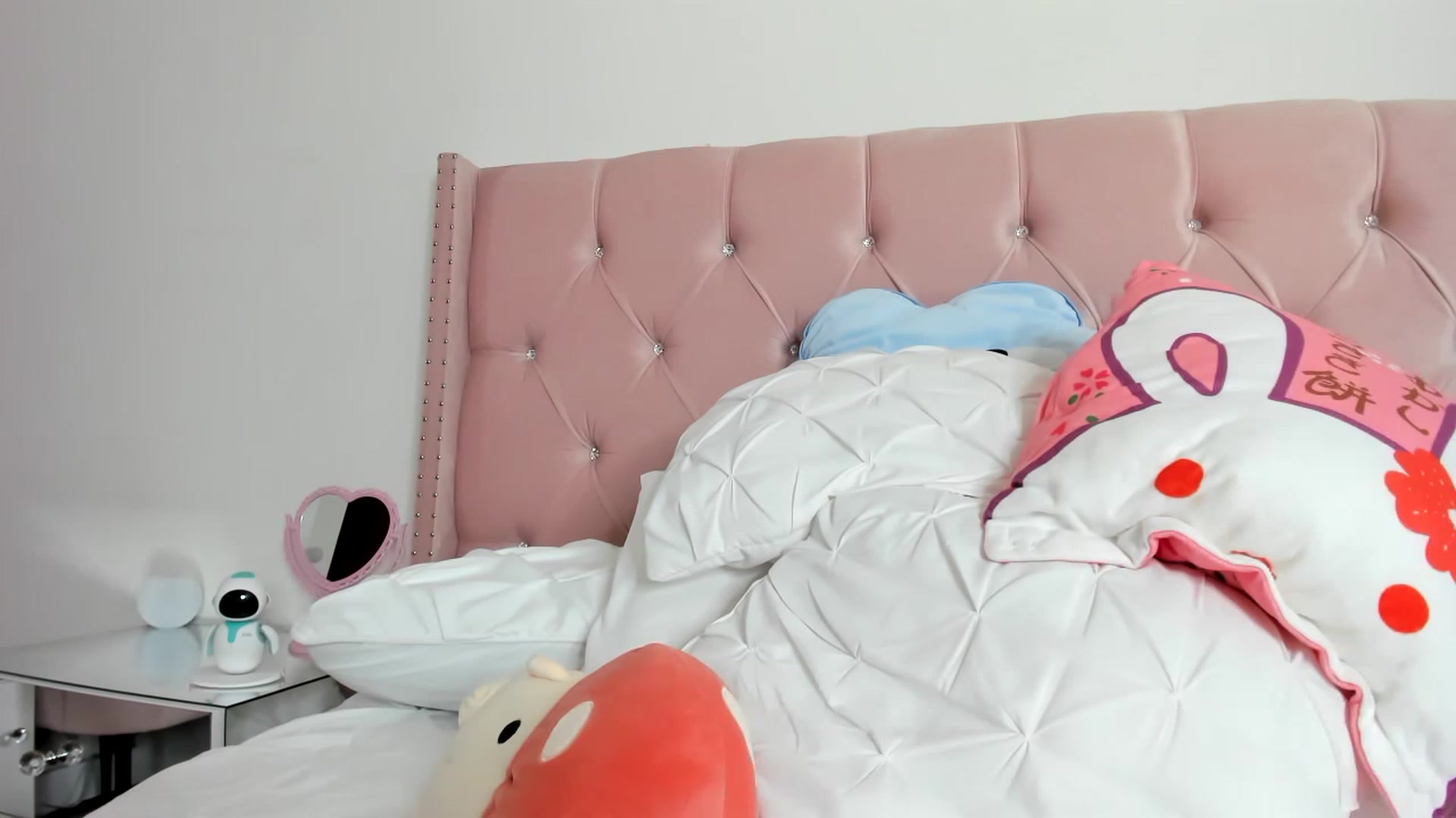 Gallery image thumbnail from Cherrycute666's myfreecams stream on, 05/26/2023, 08:41 image 17 of 20