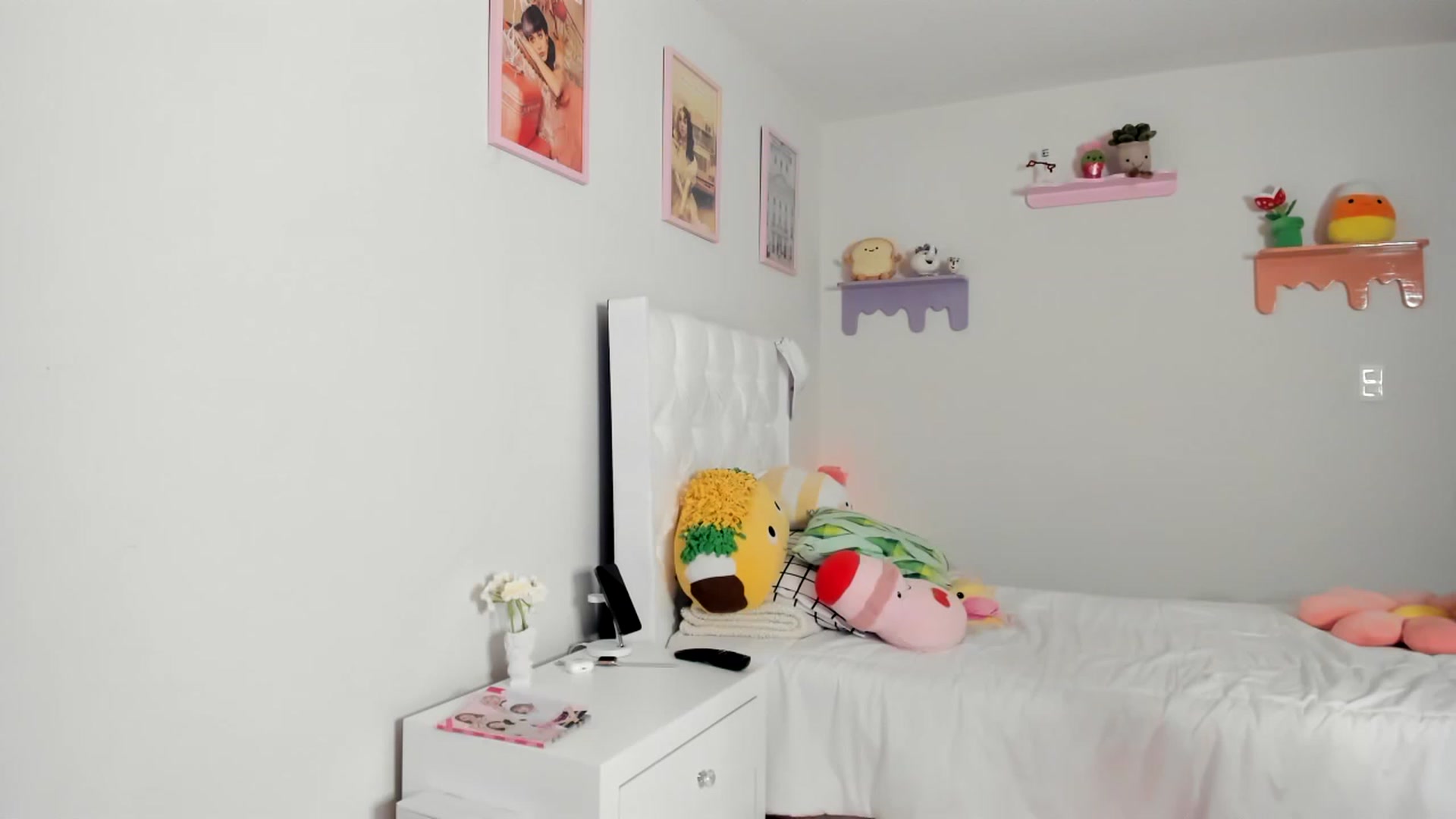 Gallery image thumbnail from Cherrycute666's myfreecams stream on, 05/27/2023, 01:52 image 20 of 20