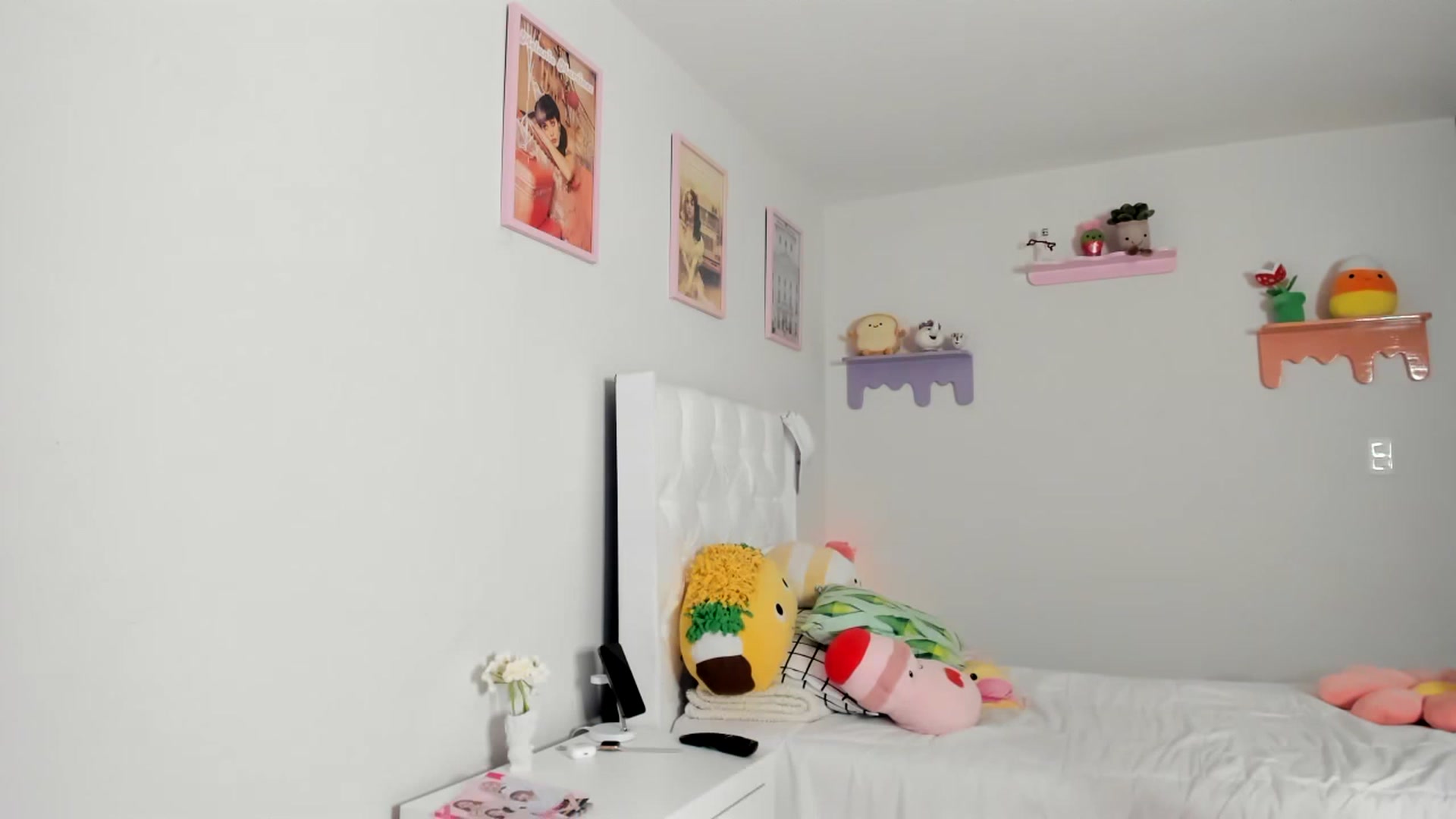 Gallery image thumbnail from Cherrycute666's myfreecams stream on, 05/27/2023, 01:52 image 19 of 20