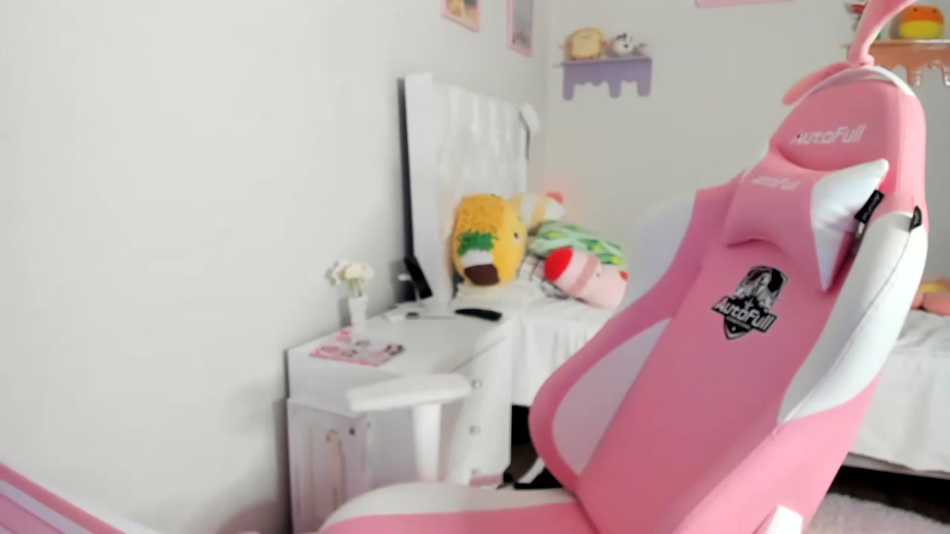 Gallery image thumbnail from Cherrycute666's myfreecams stream on, 05/27/2023, 04:47 image 2 of 20