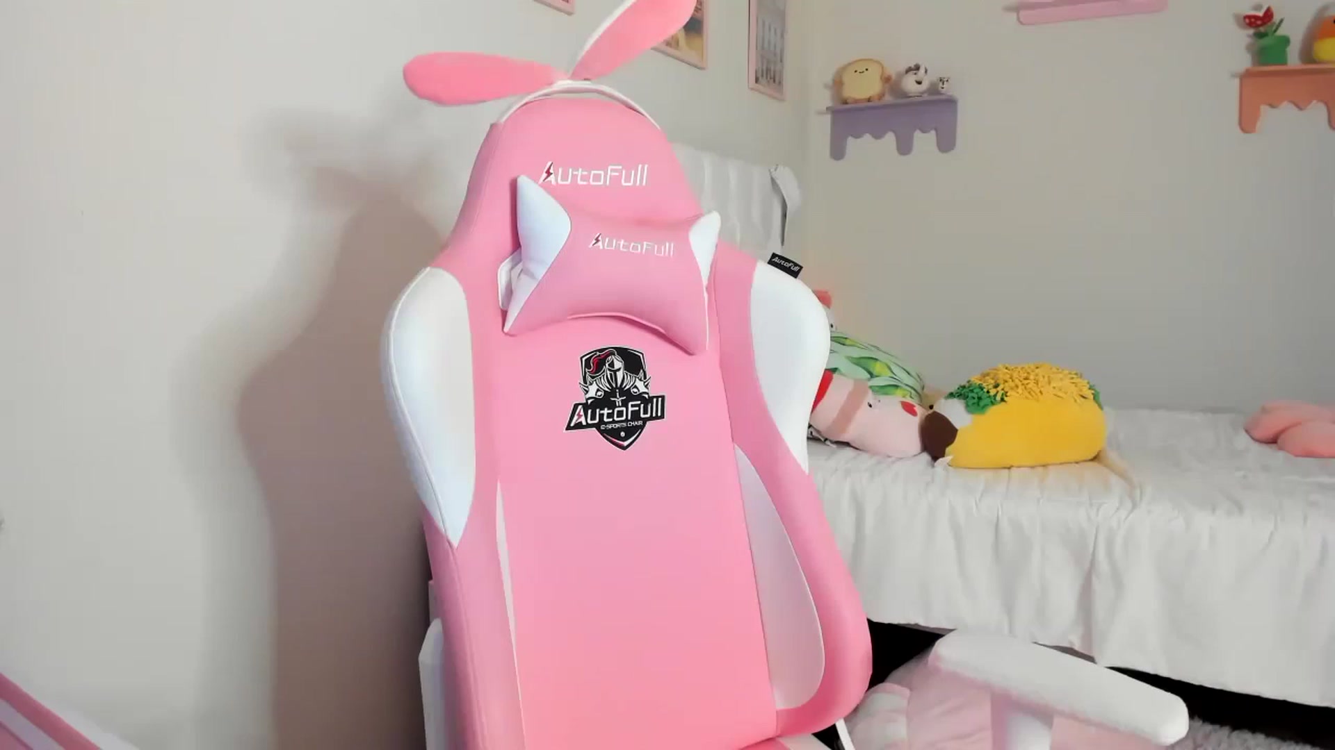 Gallery image thumbnail from Cherrycute666's myfreecams stream on, 05/27/2023, 07:30 image 6 of 20