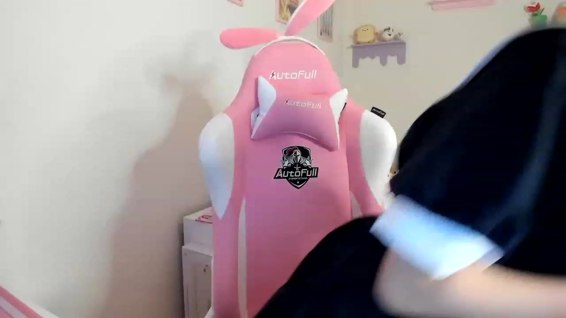 Gallery image thumbnail from Cherrycute666's myfreecams stream on, 05/27/2023, 07:30 image 2 of 20