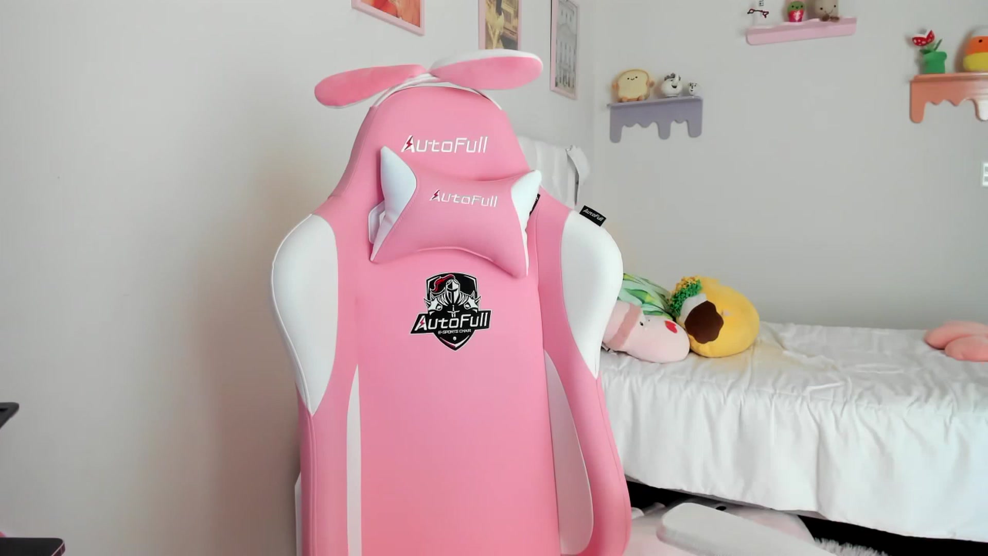 Gallery image thumbnail from Cherrycute666's myfreecams stream on, 05/27/2023, 16:05 image 6 of 20