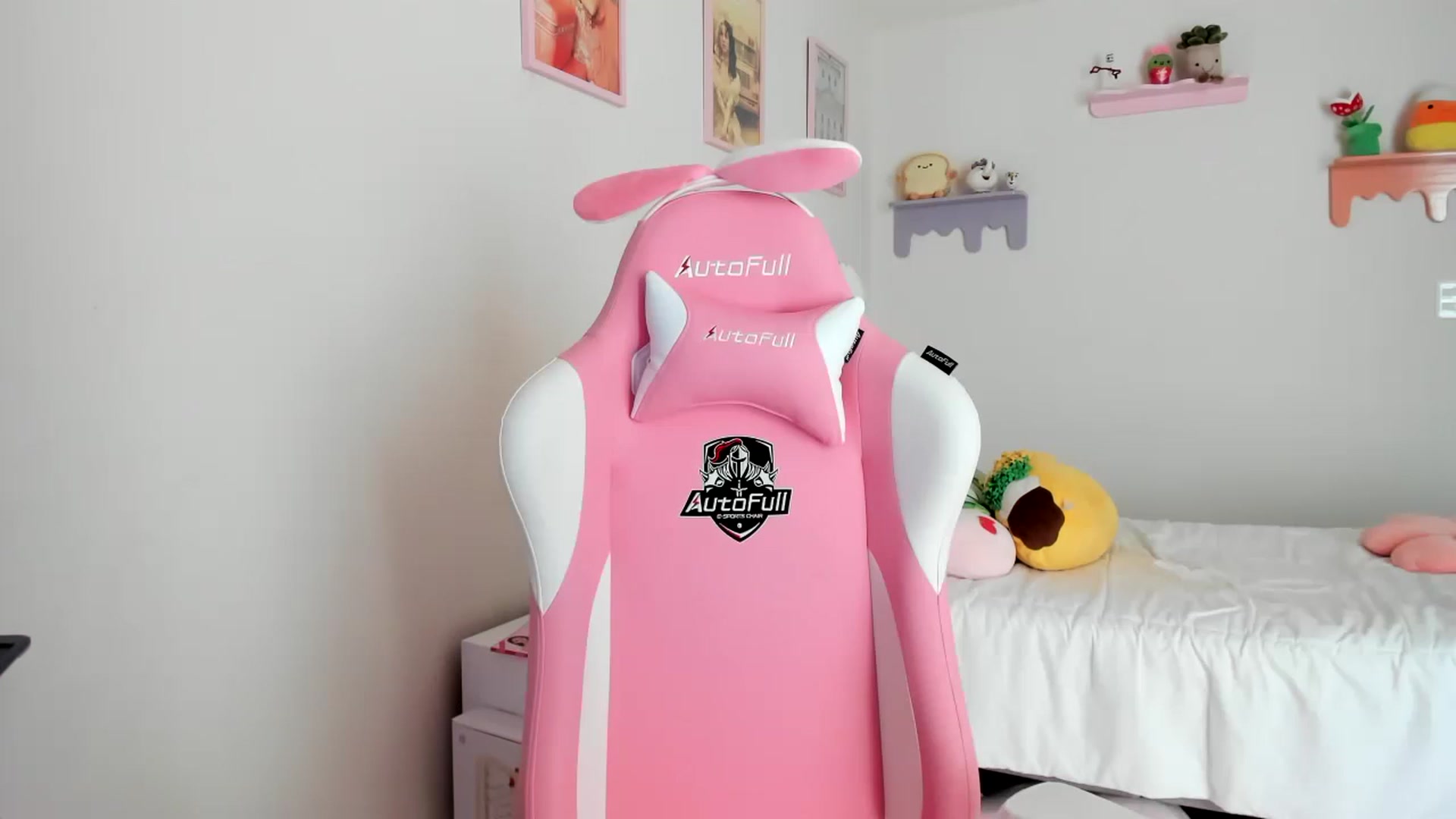 Gallery image thumbnail from Cherrycute666's myfreecams stream on, 05/27/2023, 16:05 image 11 of 20