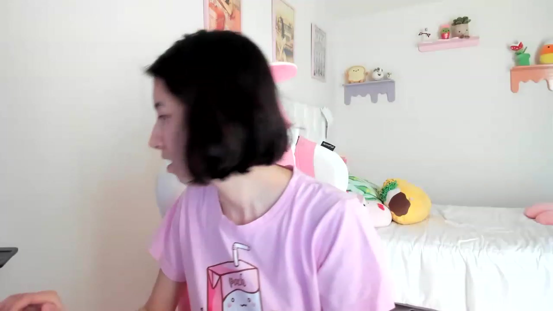 Gallery image thumbnail from Cherrycute666's myfreecams stream on, 05/27/2023, 16:05 image 12 of 20