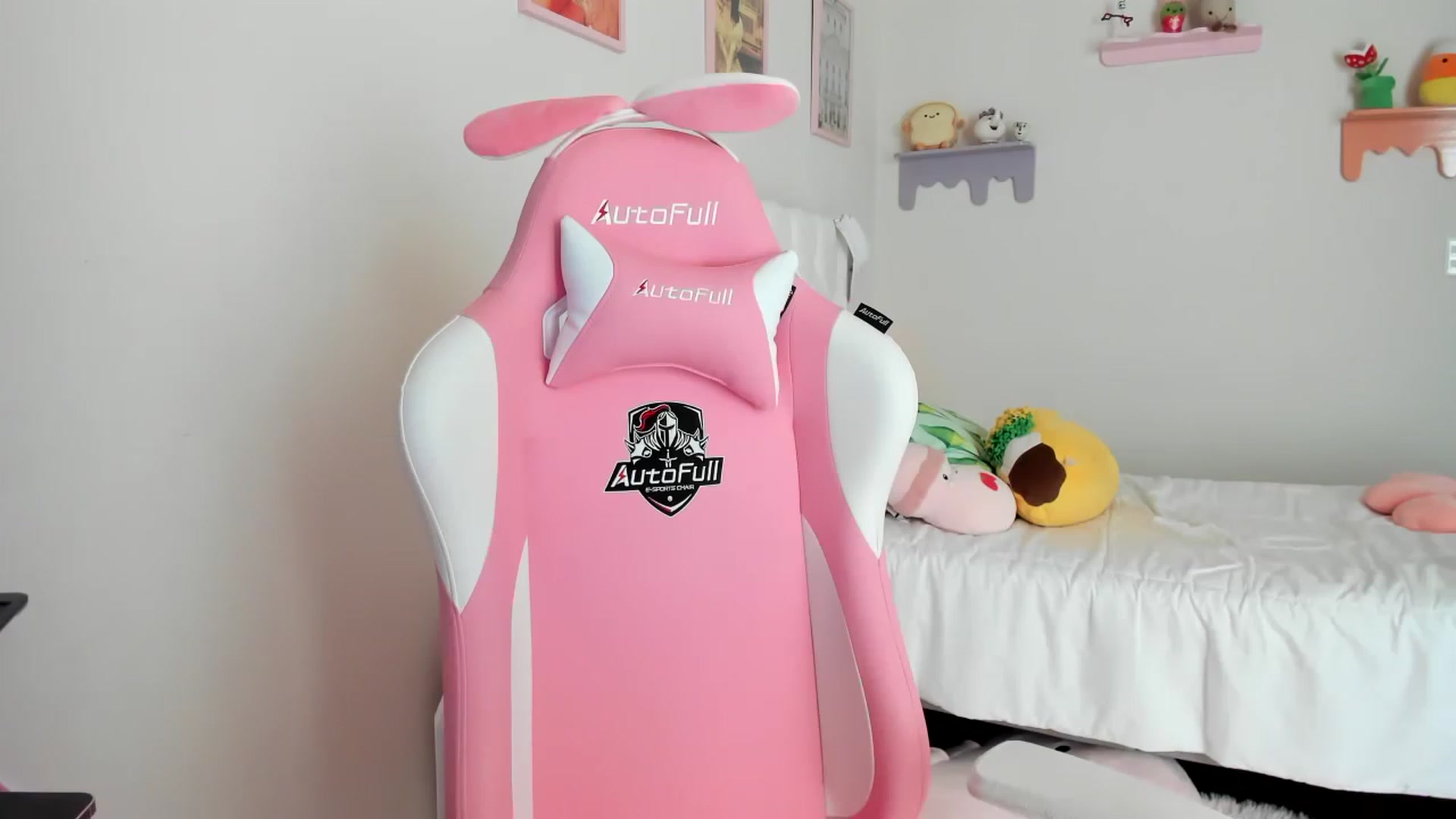 Gallery image thumbnail from Cherrycute666's myfreecams stream on, 05/27/2023, 16:05 image 7 of 20