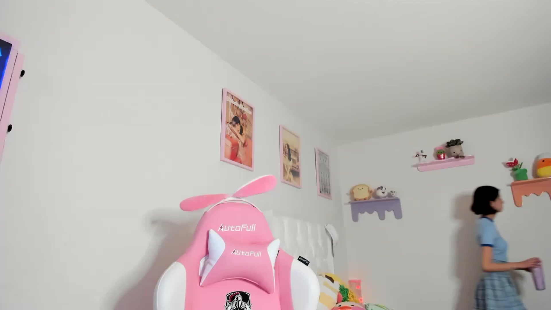 Gallery image thumbnail from Cherrycute666's myfreecams stream on, 05/28/2023, 01:55 image 1 of 20