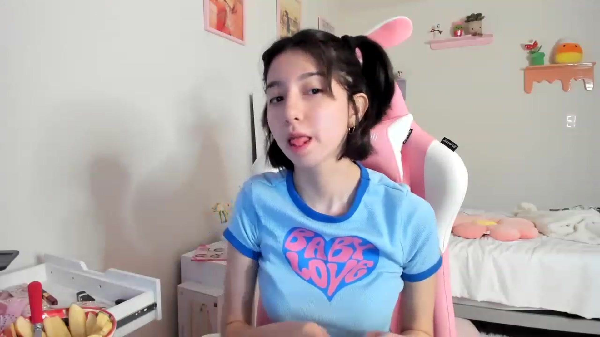 Gallery image thumbnail from Cherrycute666's myfreecams stream on, 05/28/2023, 01:55 image 15 of 20