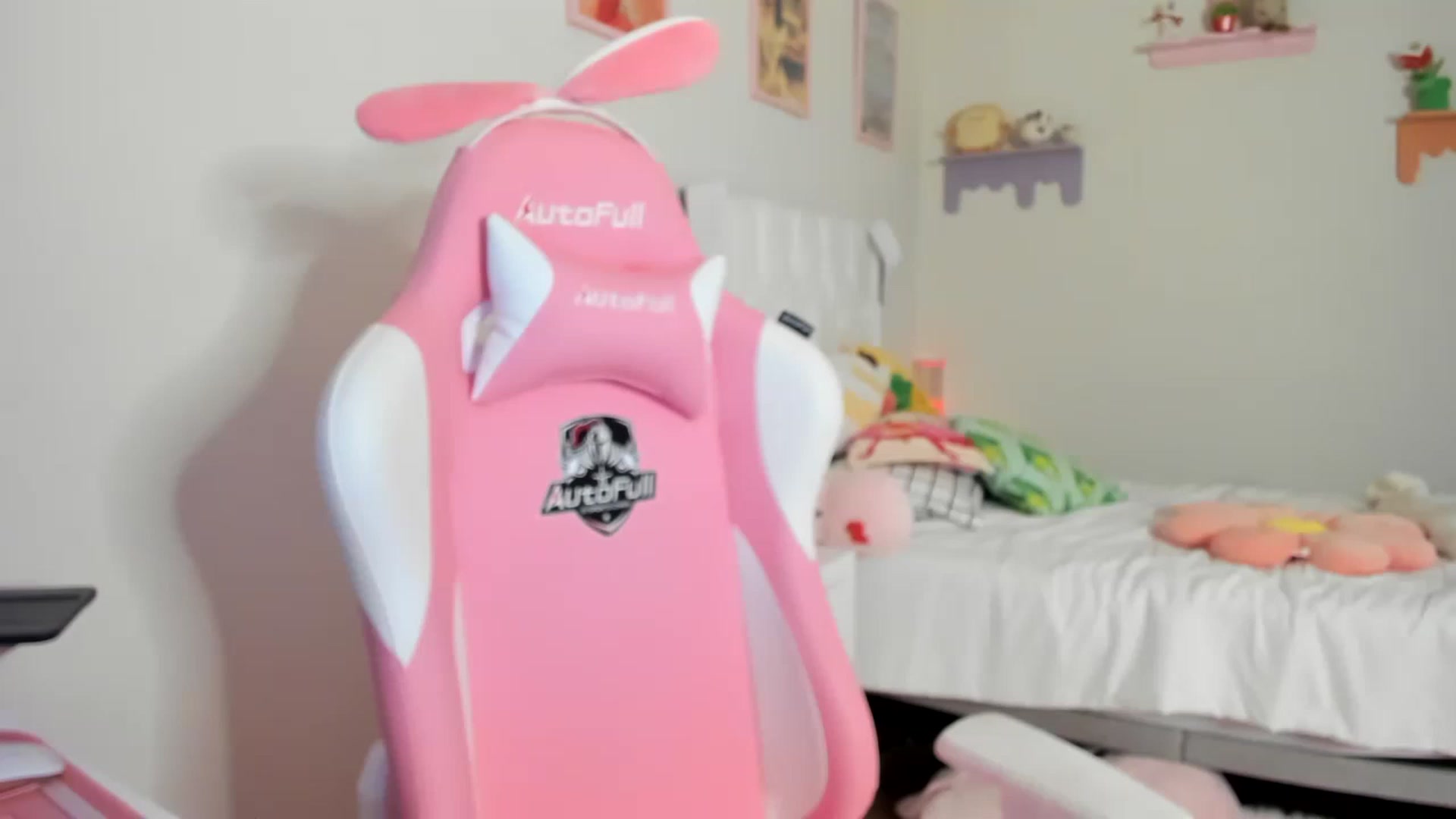 Gallery image thumbnail from Cherrycute666's myfreecams stream on, 05/28/2023, 01:55 image 4 of 20