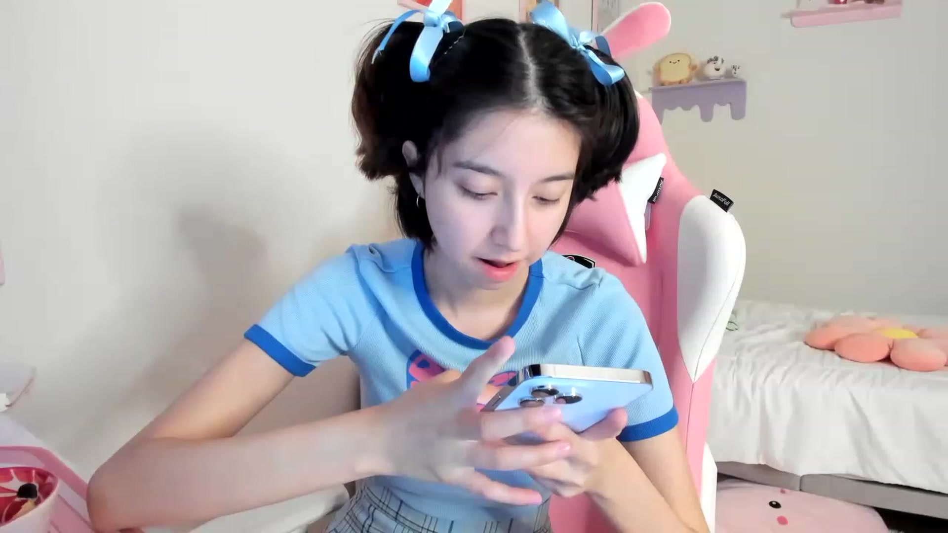 Gallery image thumbnail from Cherrycute666's myfreecams stream on, 05/28/2023, 04:00 image 11 of 20