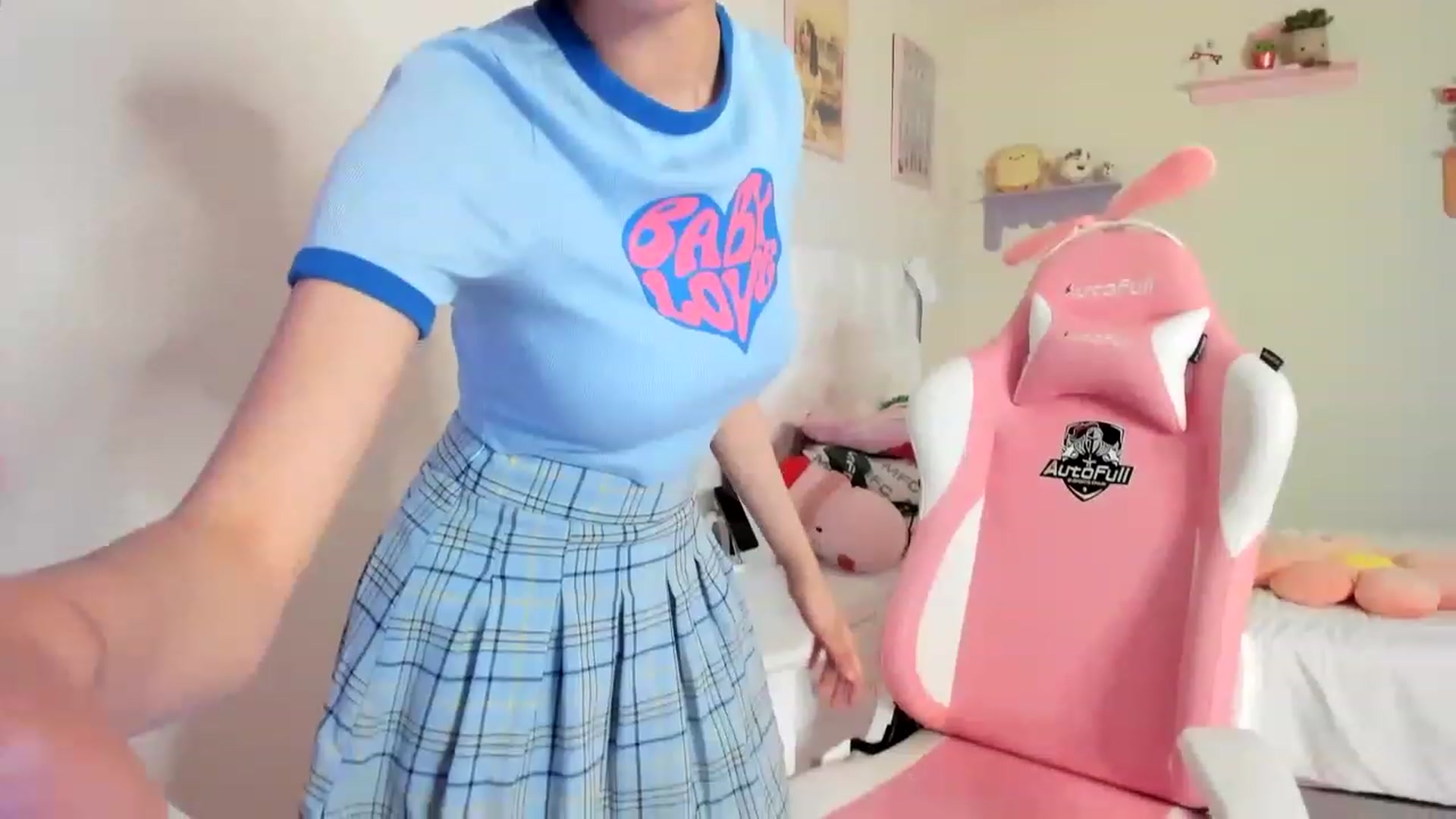 Gallery image thumbnail from Cherrycute666's myfreecams stream on, 05/28/2023, 04:00 image 17 of 20