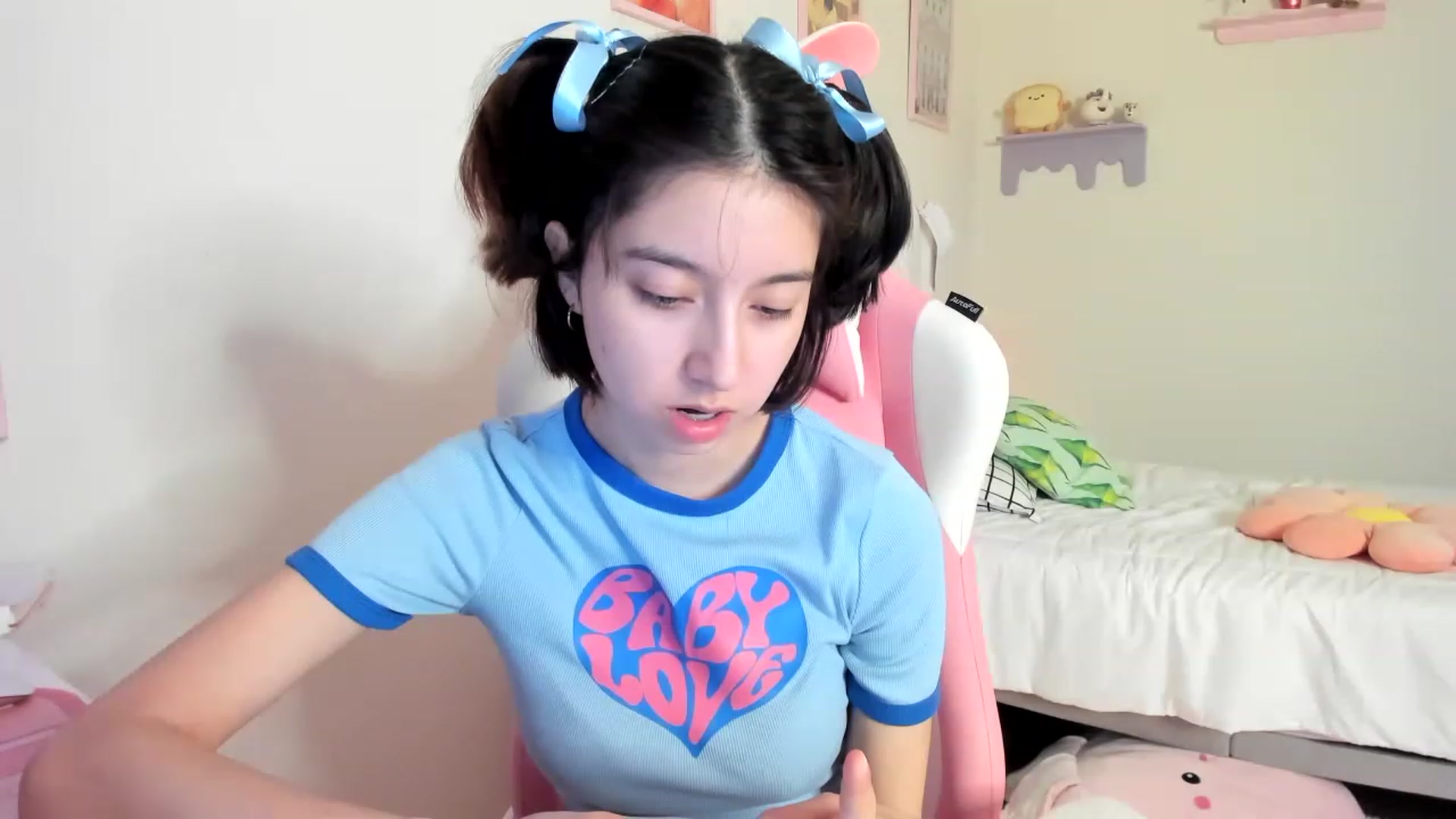 Gallery image thumbnail from Cherrycute666's myfreecams stream on, 05/28/2023, 04:00 image 16 of 20