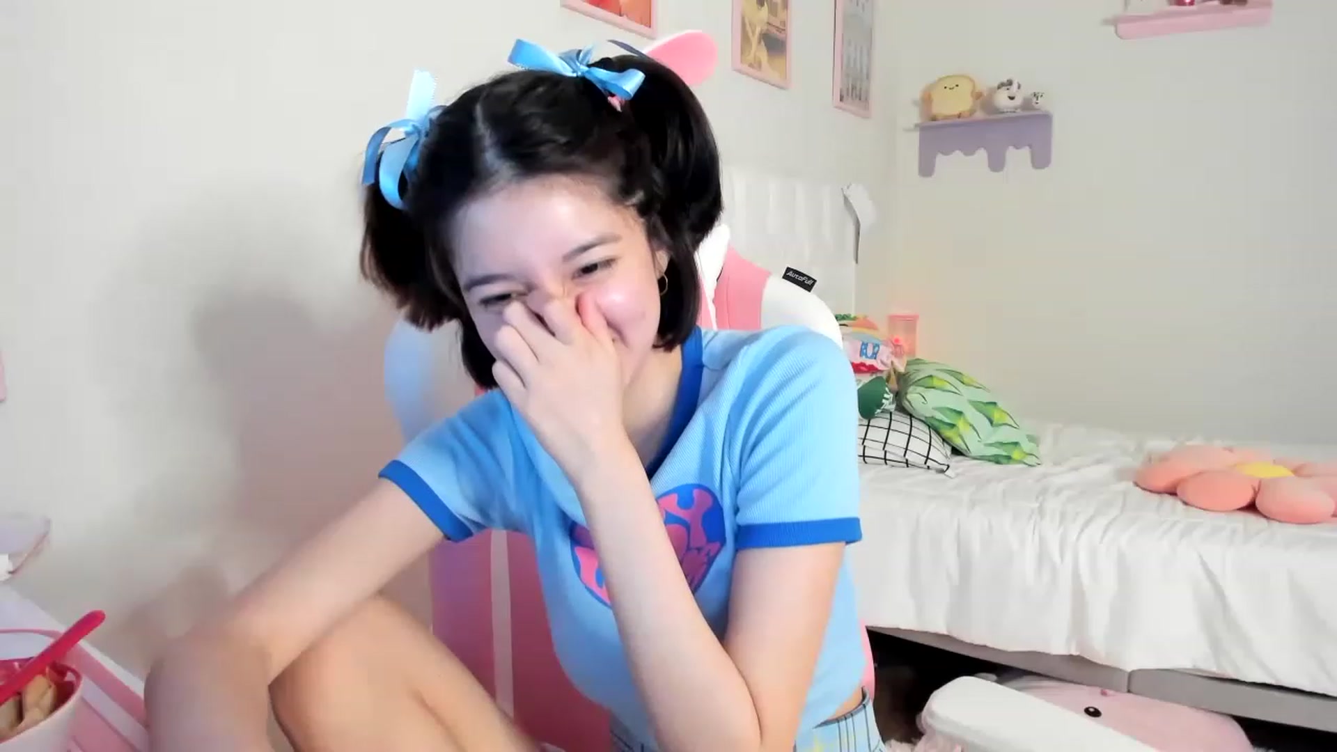 Gallery image thumbnail from Cherrycute666's myfreecams stream on, 05/28/2023, 04:00 image 10 of 20