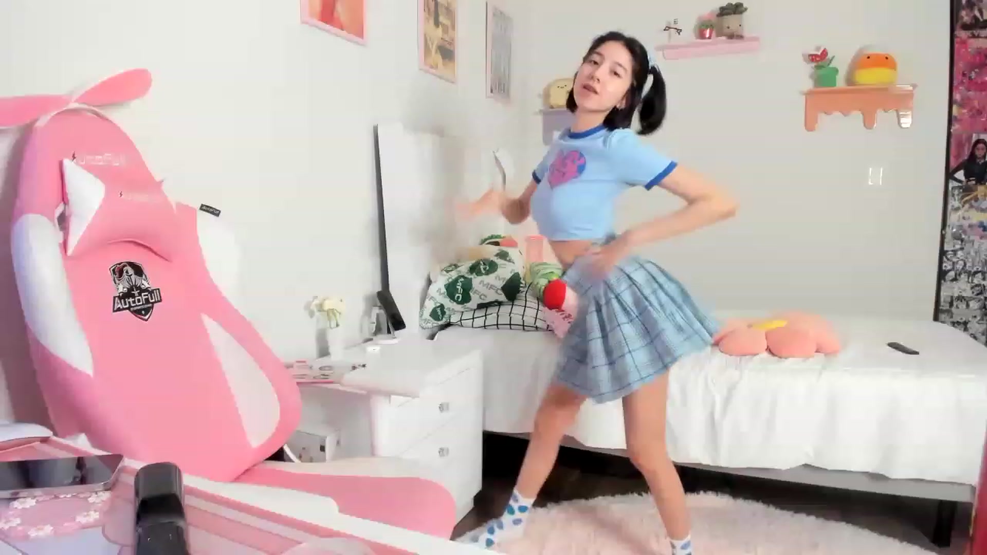 Gallery image thumbnail from Cherrycute666's myfreecams stream on, 05/28/2023, 06:35 image 7 of 20