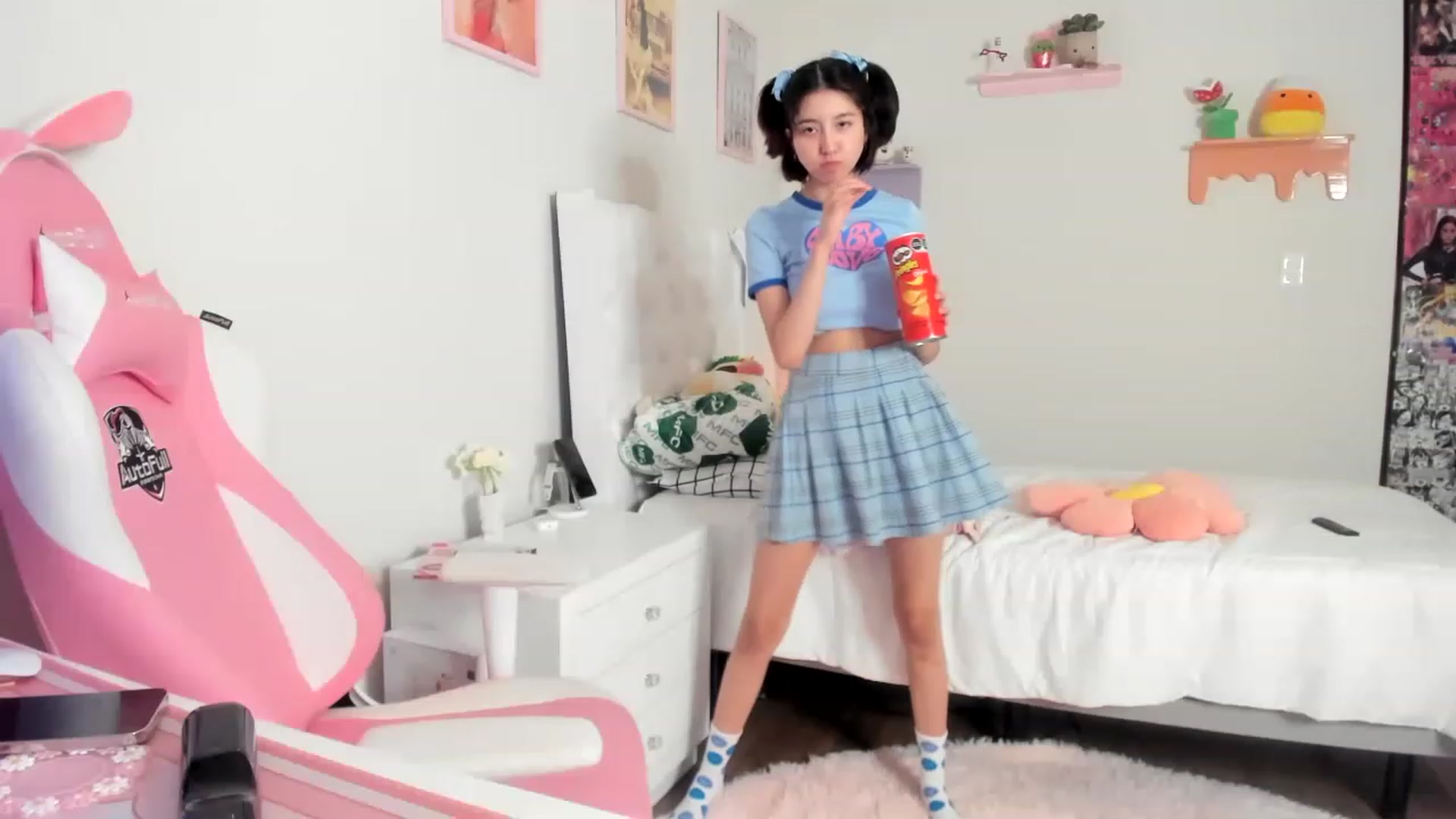 Gallery image thumbnail from Cherrycute666's myfreecams stream on, 05/28/2023, 06:35 image 4 of 20