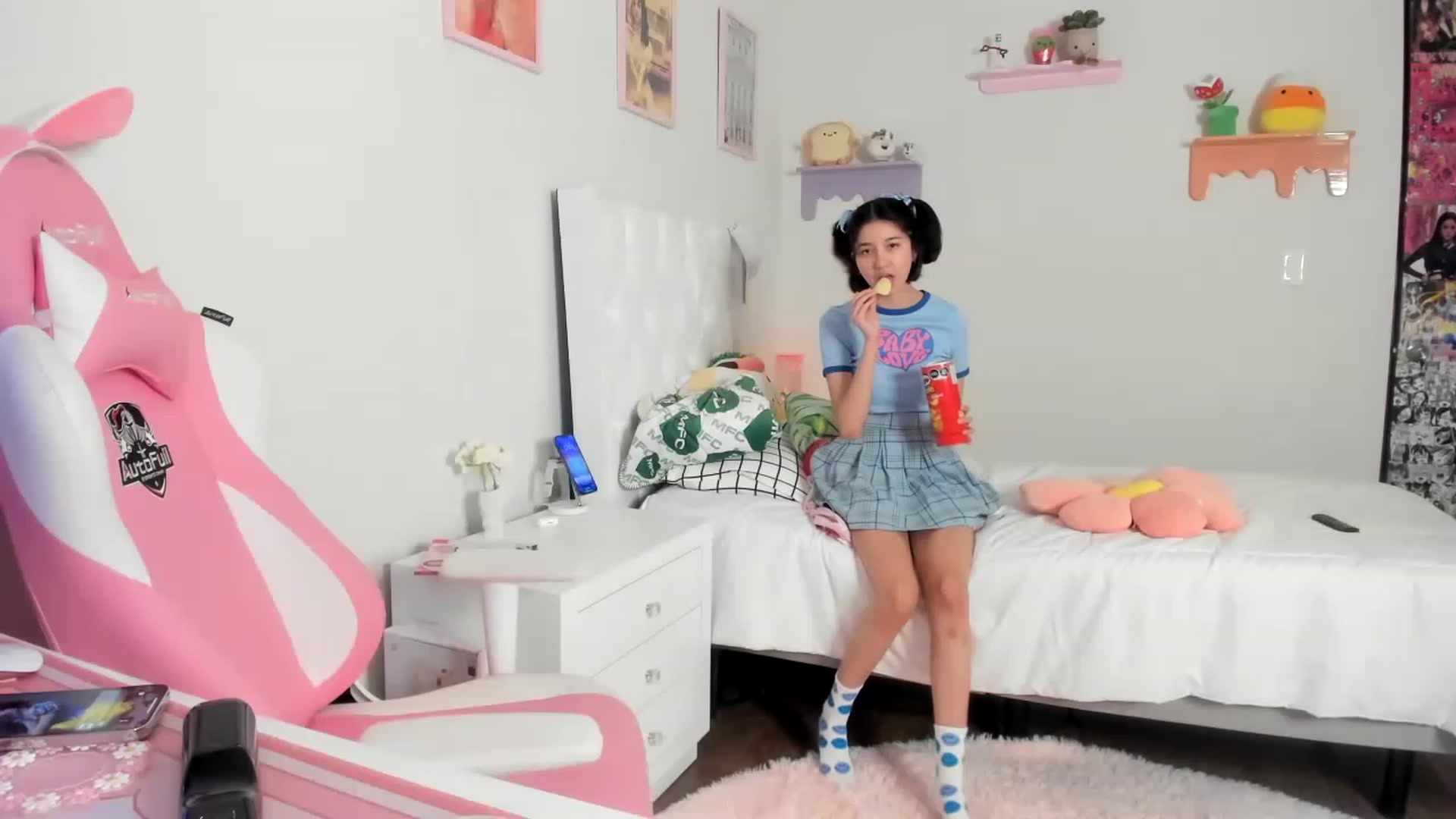 Gallery image thumbnail from Cherrycute666's myfreecams stream on, 05/28/2023, 06:35 image 5 of 20