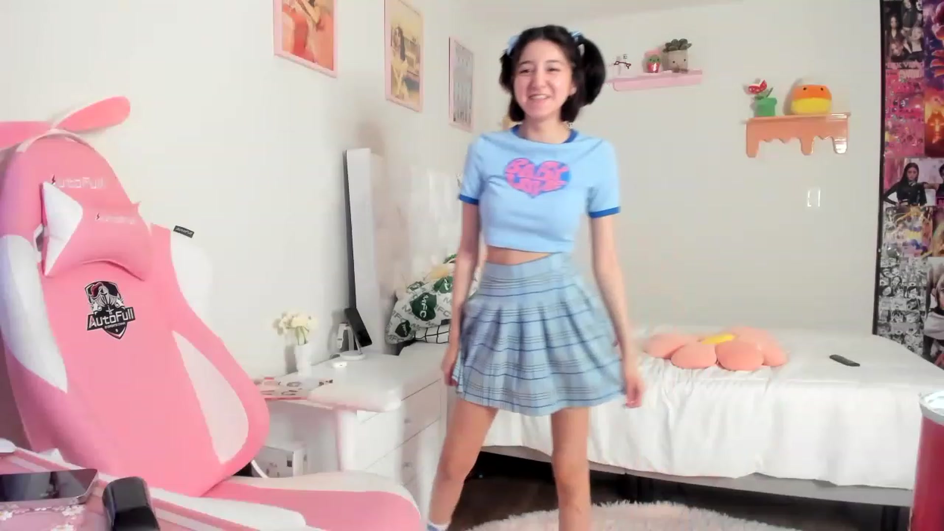 Gallery image thumbnail from Cherrycute666's myfreecams stream on, 05/28/2023, 06:35 image 10 of 20