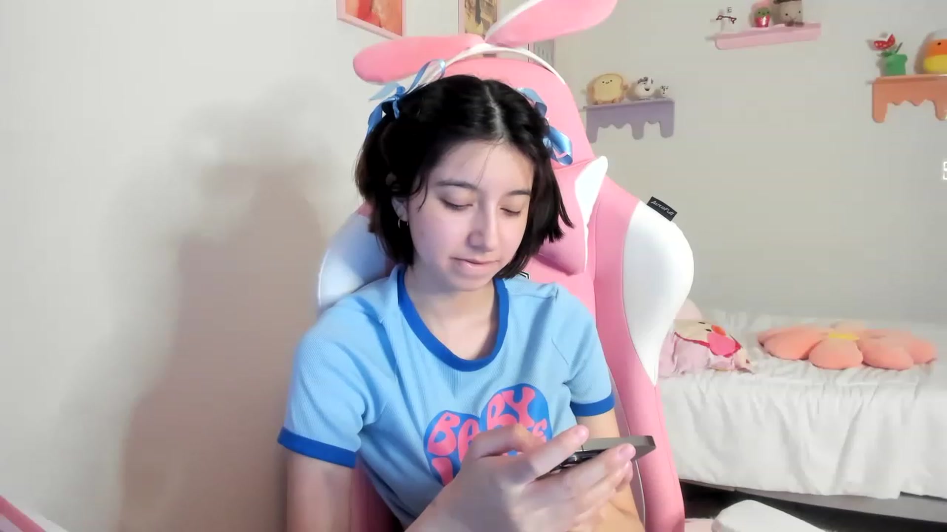 Gallery image thumbnail from Cherrycute666's myfreecams stream on, 05/28/2023, 10:38 image 15 of 20