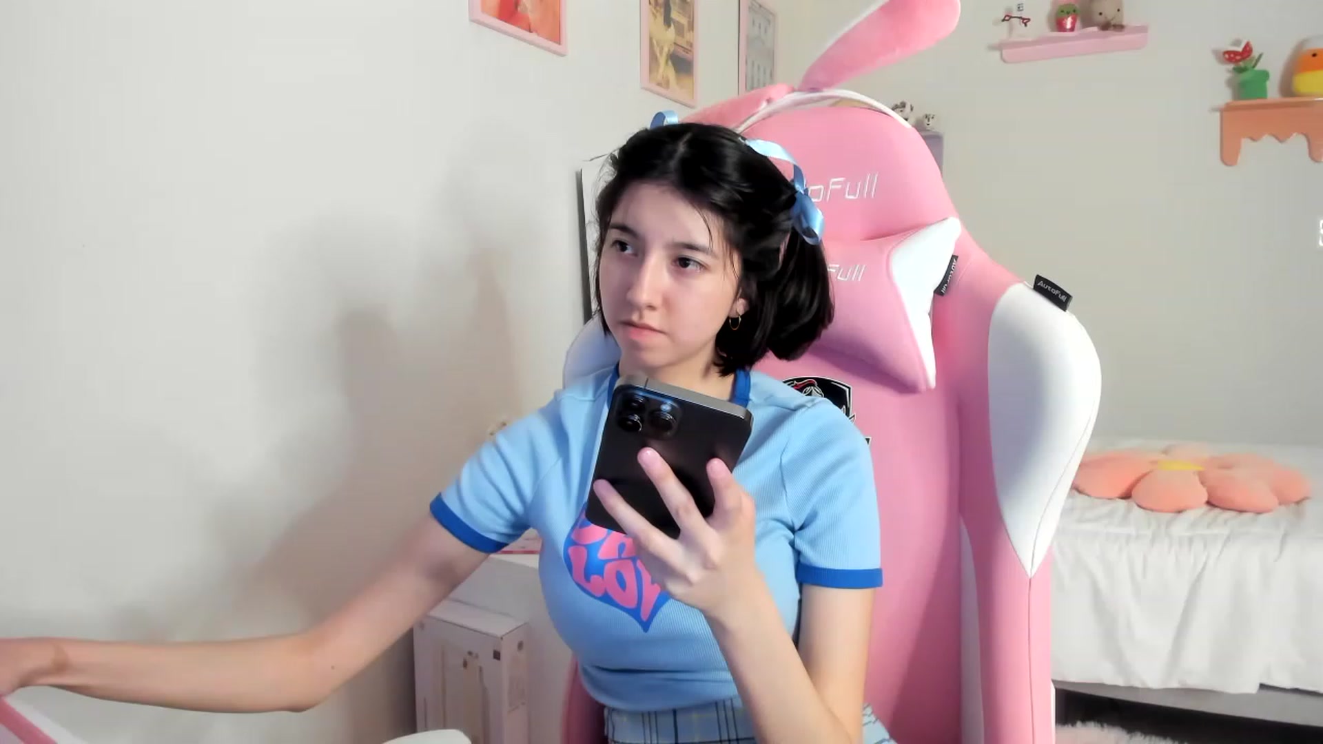Gallery image thumbnail from Cherrycute666's myfreecams stream on, 05/28/2023, 10:38 image 19 of 20