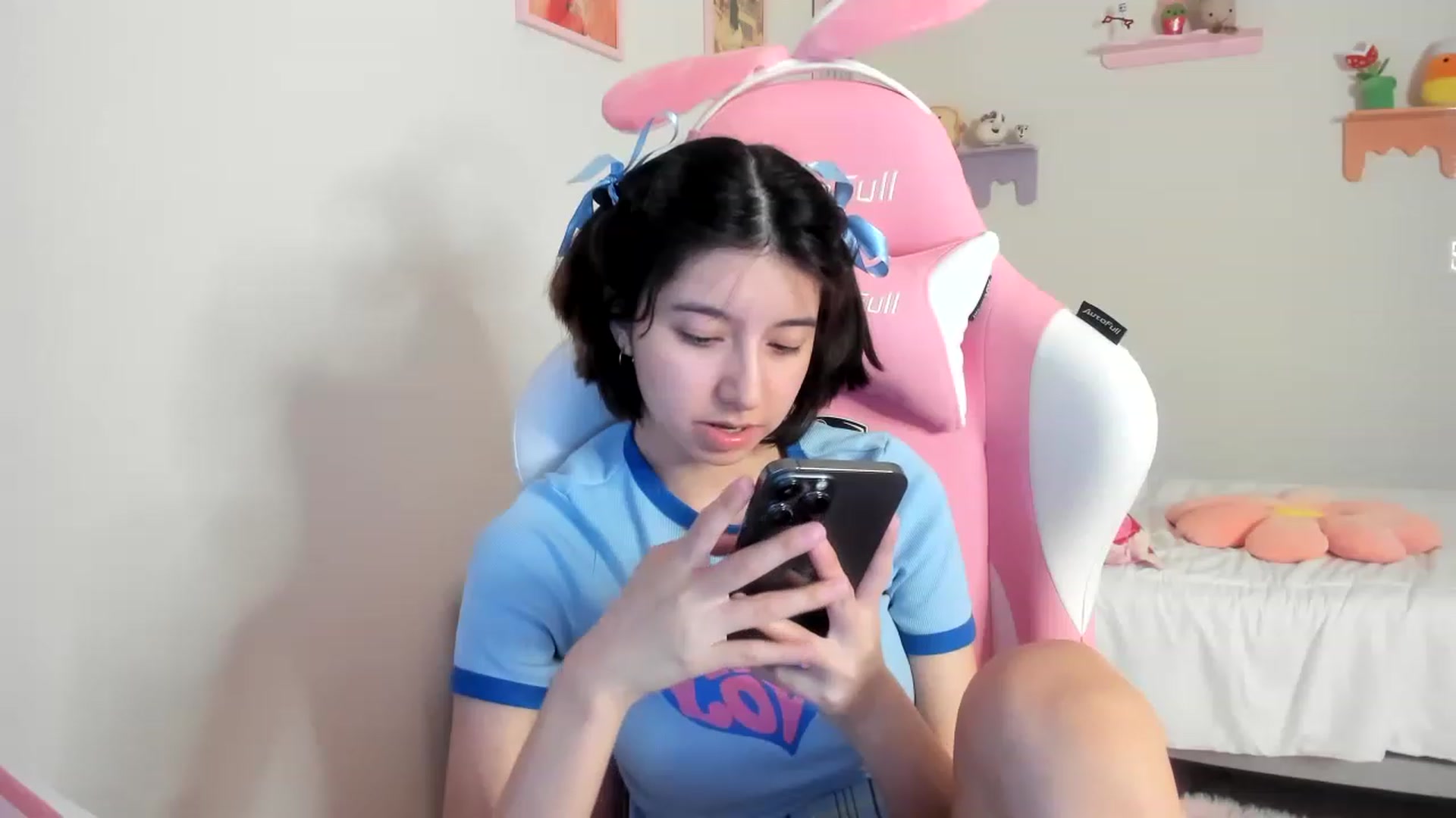 Gallery image thumbnail from Cherrycute666's myfreecams stream on, 05/28/2023, 10:38 image 18 of 20