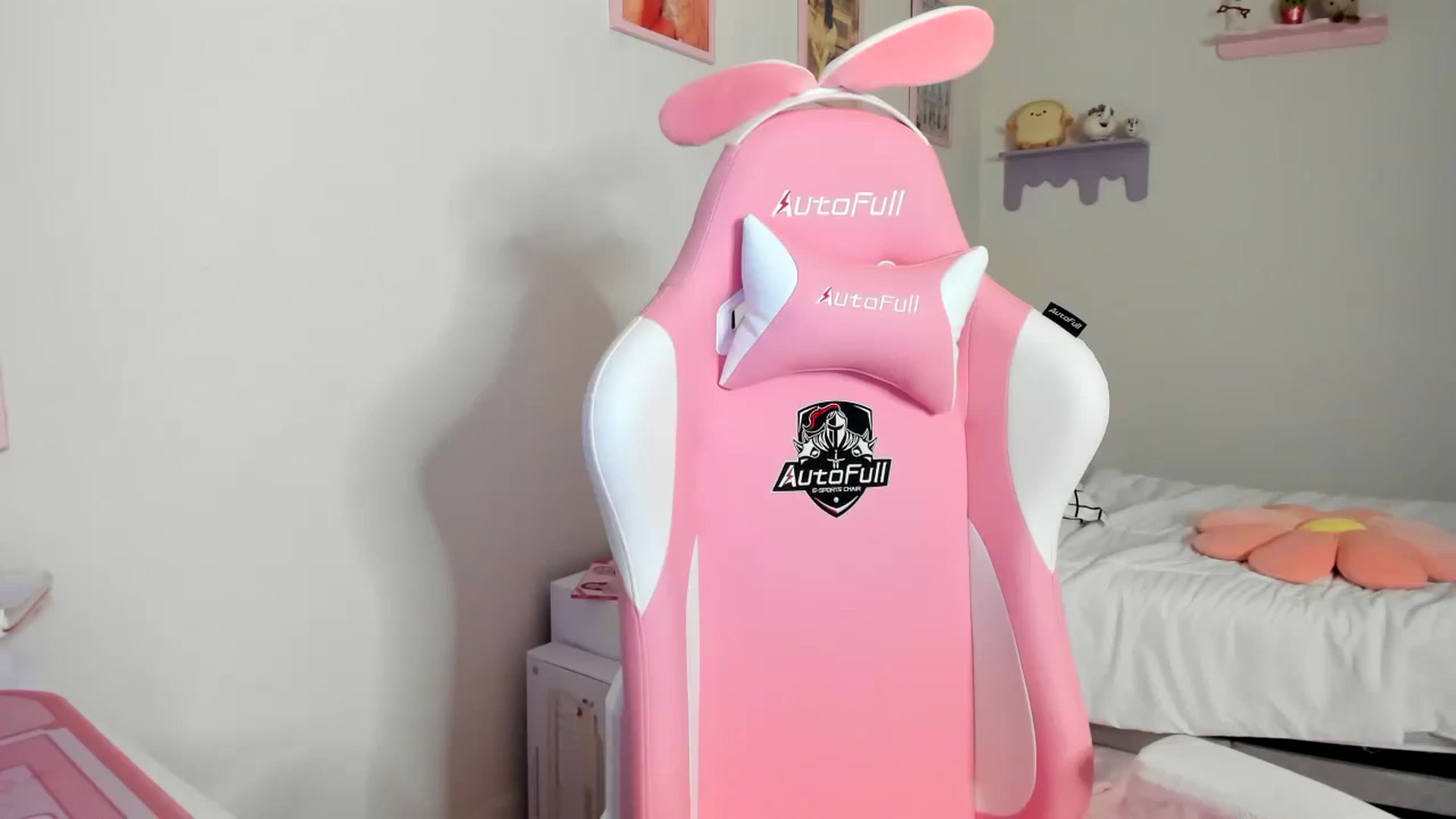 Gallery image thumbnail from Cherrycute666's myfreecams stream on, 05/29/2023, 06:55 image 6 of 20