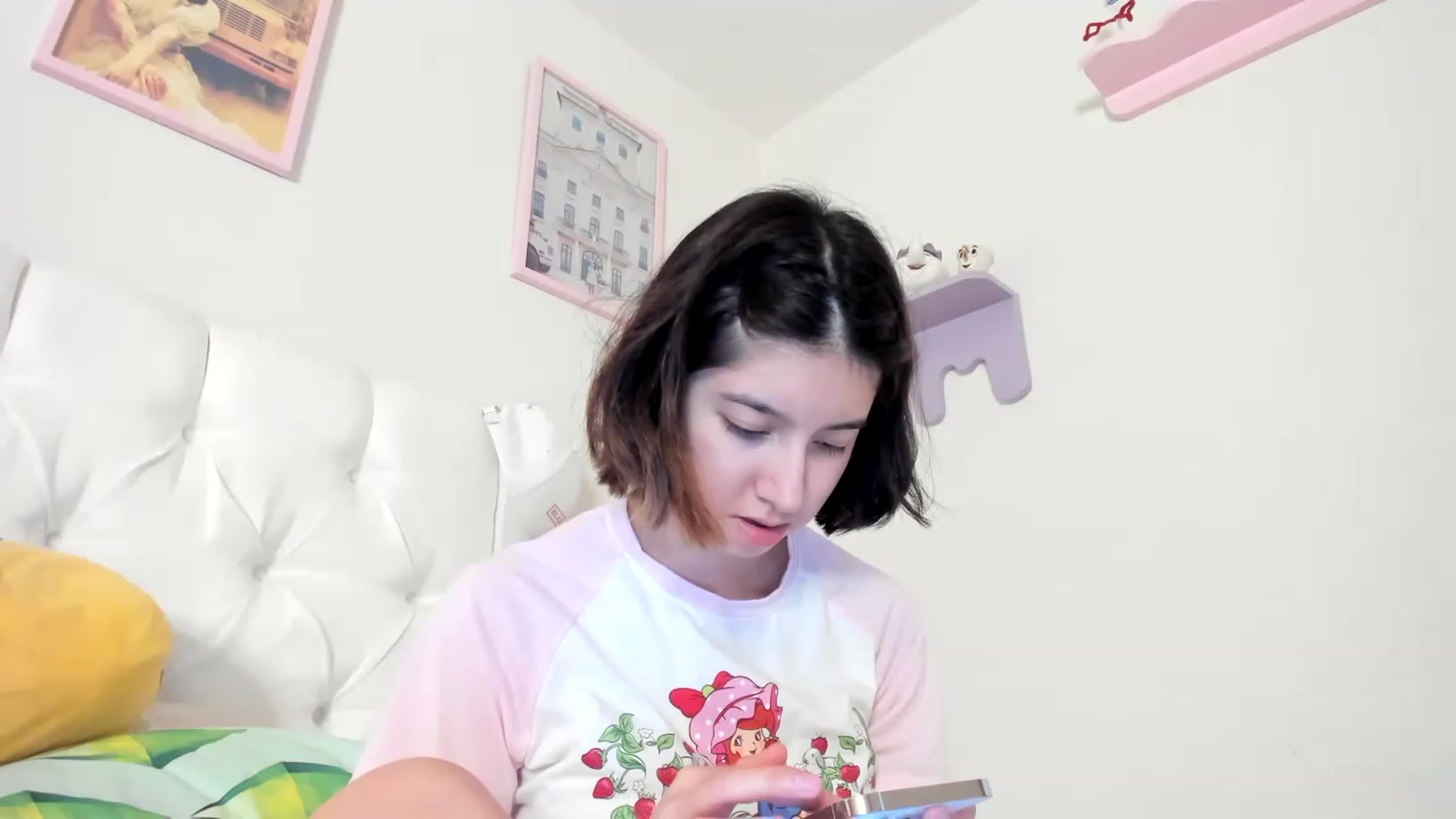 Gallery image thumbnail from Cherrycute666's myfreecams stream on, 05/30/2023, 10:00 image 19 of 20