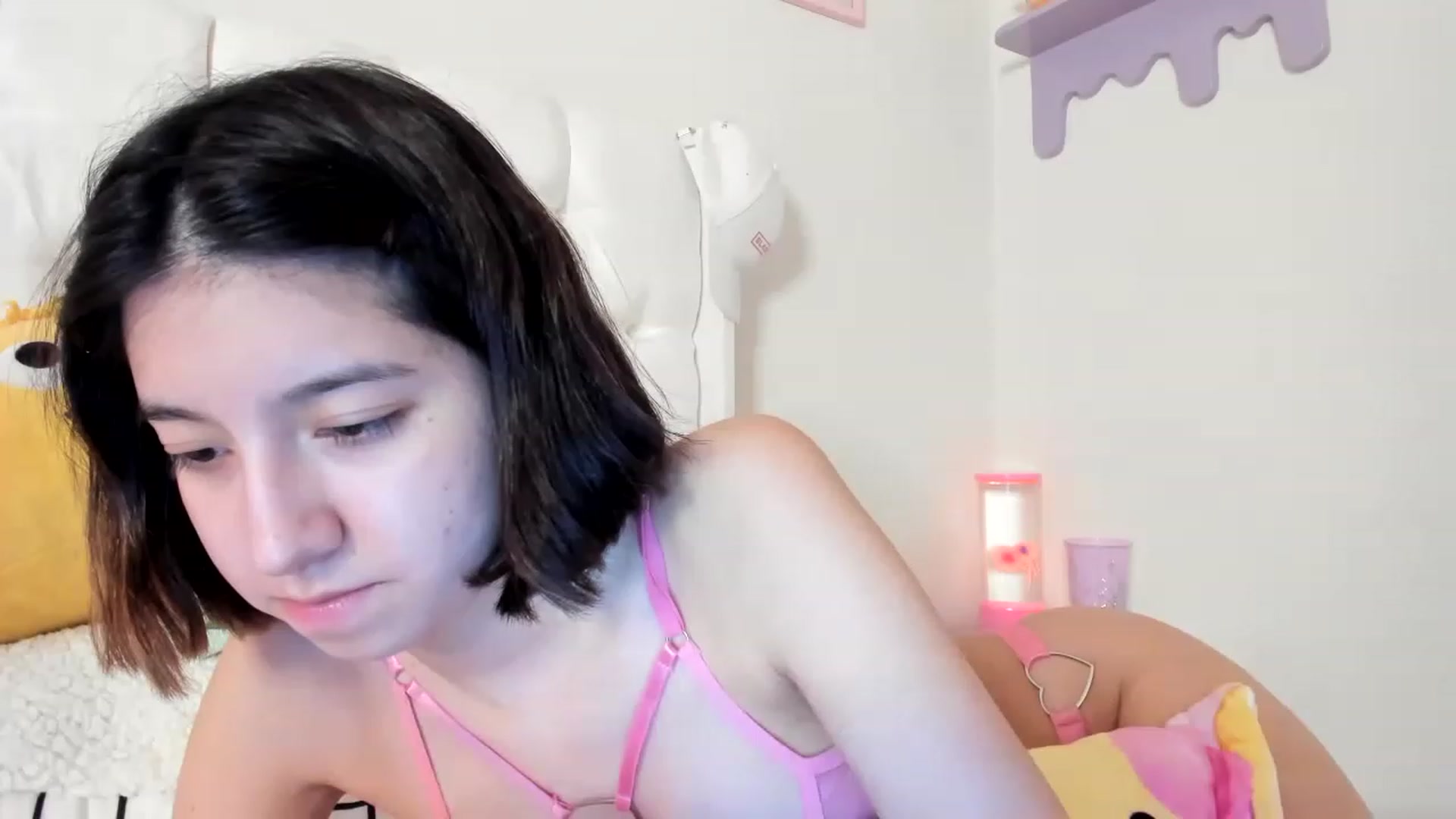 Gallery image thumbnail from Cherrycute666's myfreecams stream on, 05/30/2023, 10:00 image 12 of 20