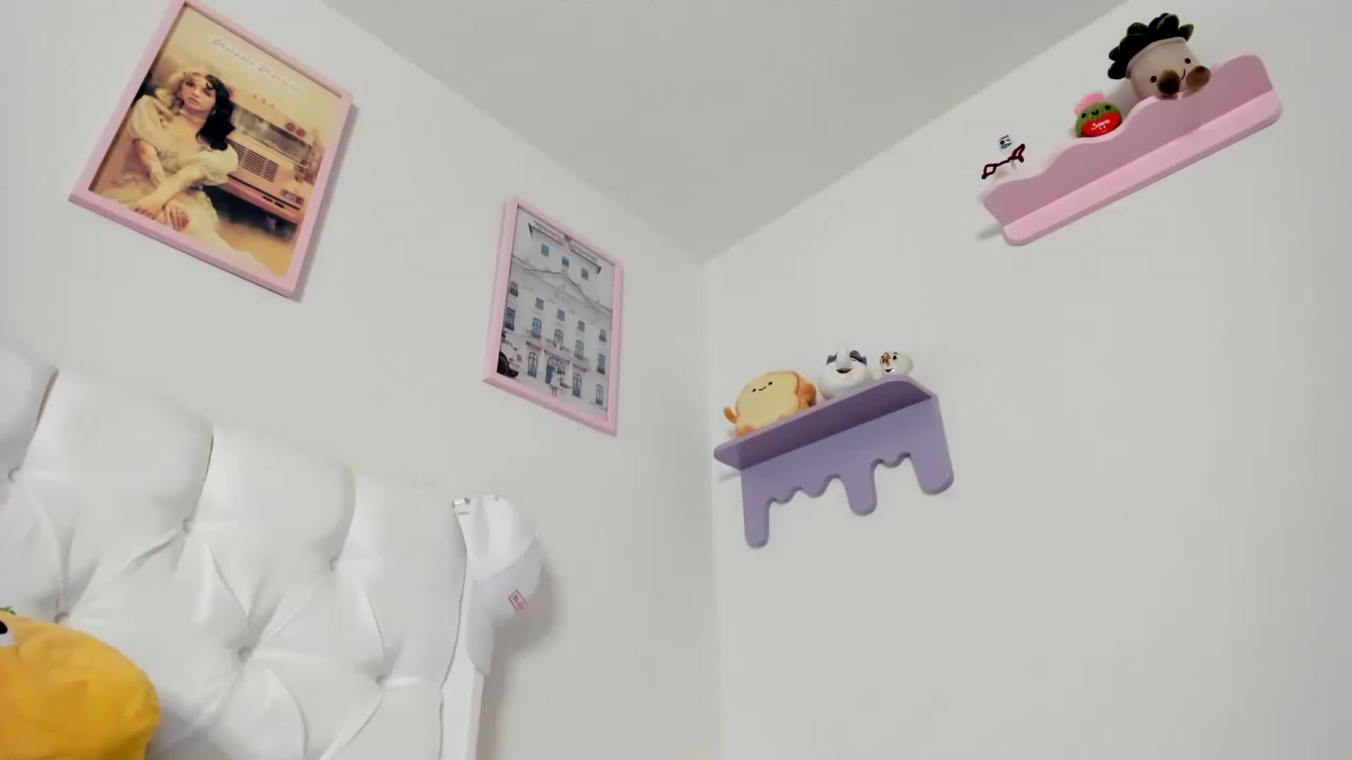 Gallery image thumbnail from Cherrycute666's myfreecams stream on, 05/30/2023, 10:00 image 16 of 20