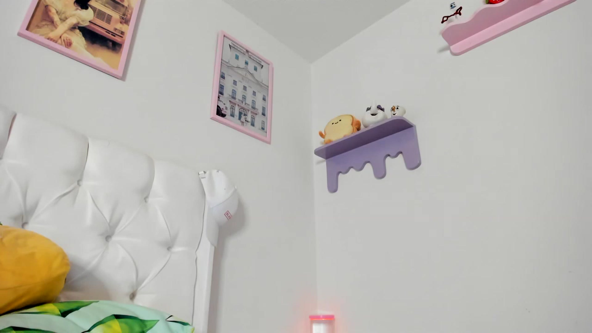 Gallery image thumbnail from Cherrycute666's myfreecams stream on, 05/30/2023, 10:00 image 18 of 20