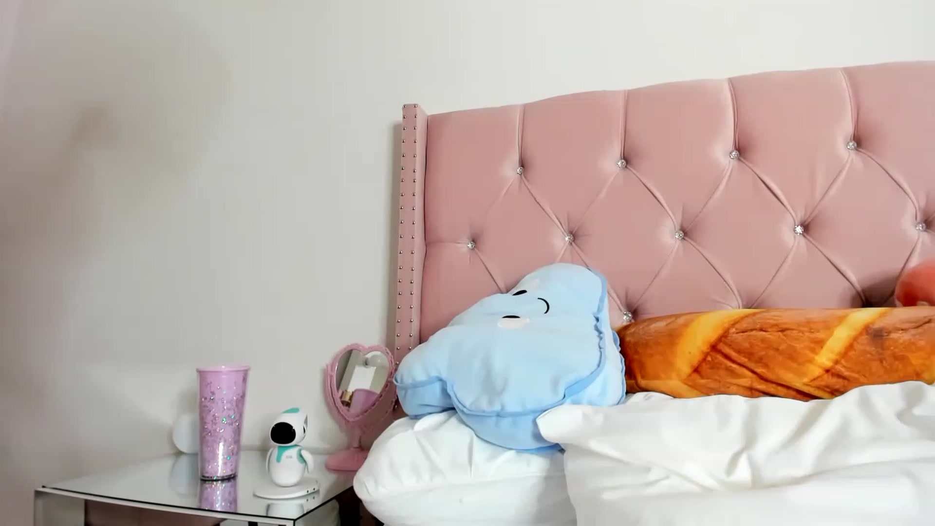 Gallery image thumbnail from Cherrycute666's myfreecams stream on, 05/31/2023, 06:00 image 5 of 20