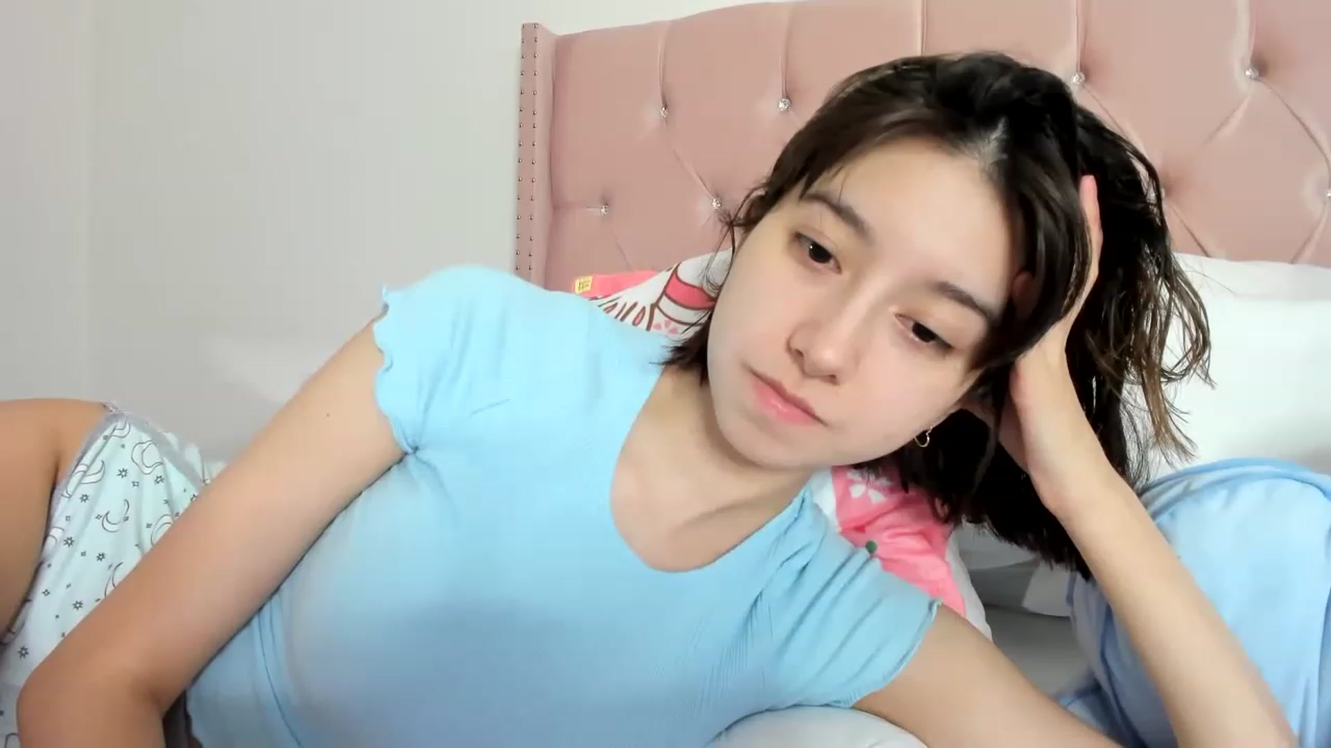 Gallery image thumbnail from Cherrycute666's myfreecams stream on, 05/31/2023, 09:37 image 6 of 20