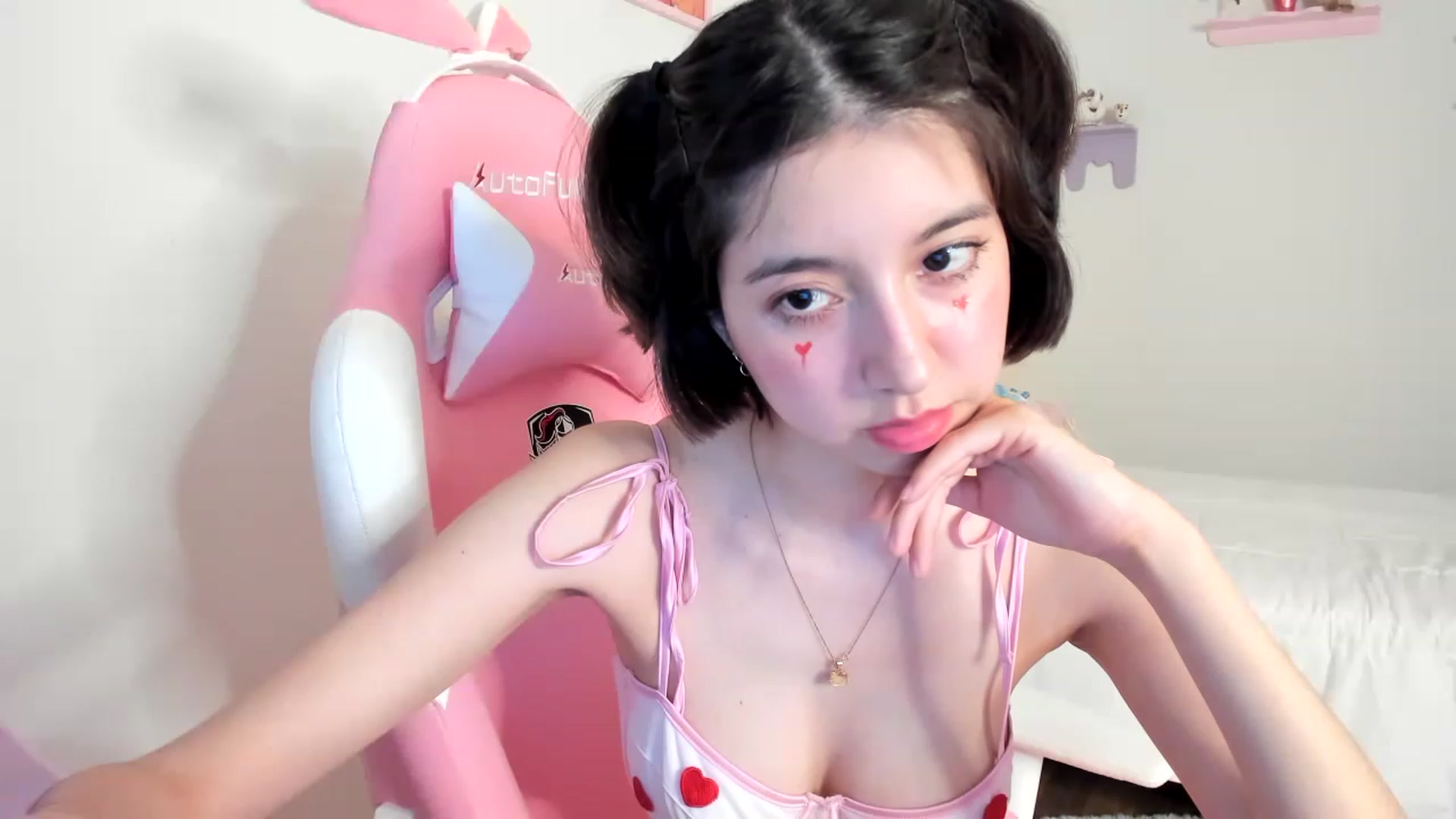Gallery image thumbnail from Cherrycute666's myfreecams stream on, 06/01/2023, 04:26 image 14 of 20