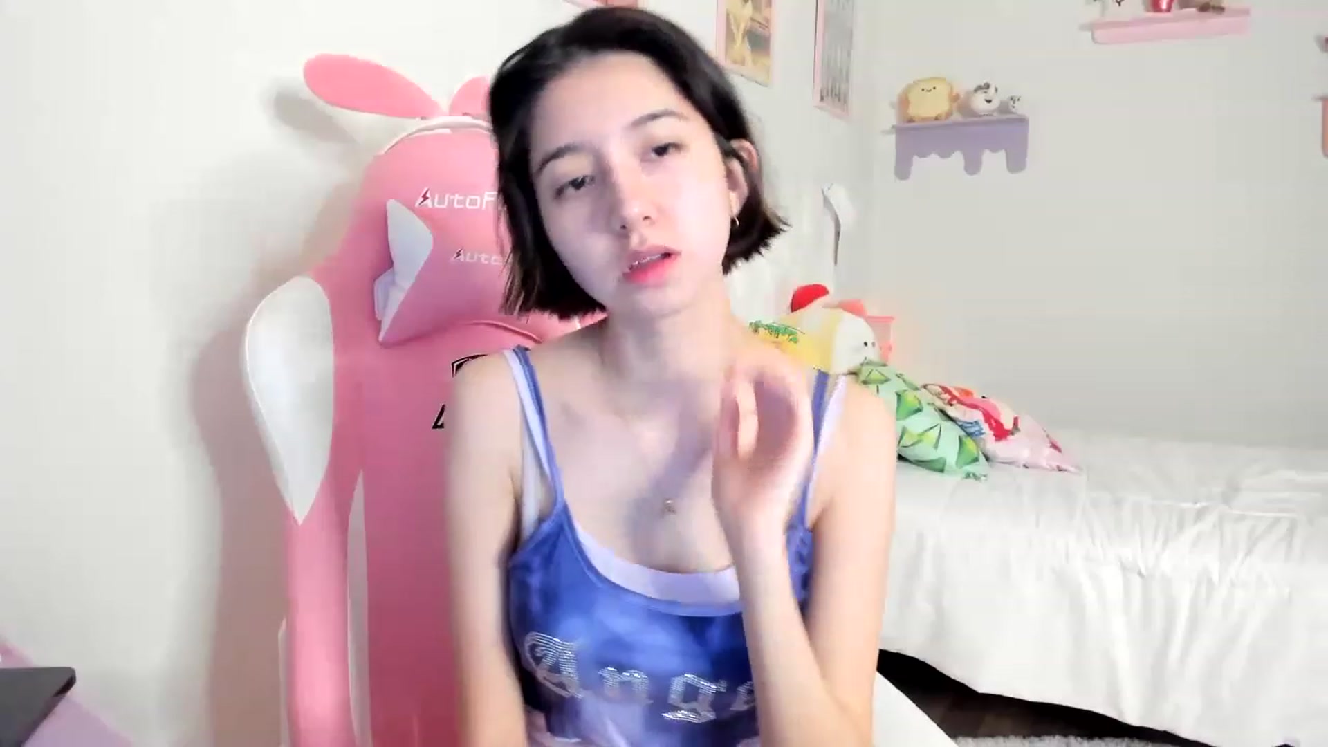 Gallery image thumbnail from Cherrycute666's myfreecams stream on, 06/01/2023, 10:32 image 8 of 20