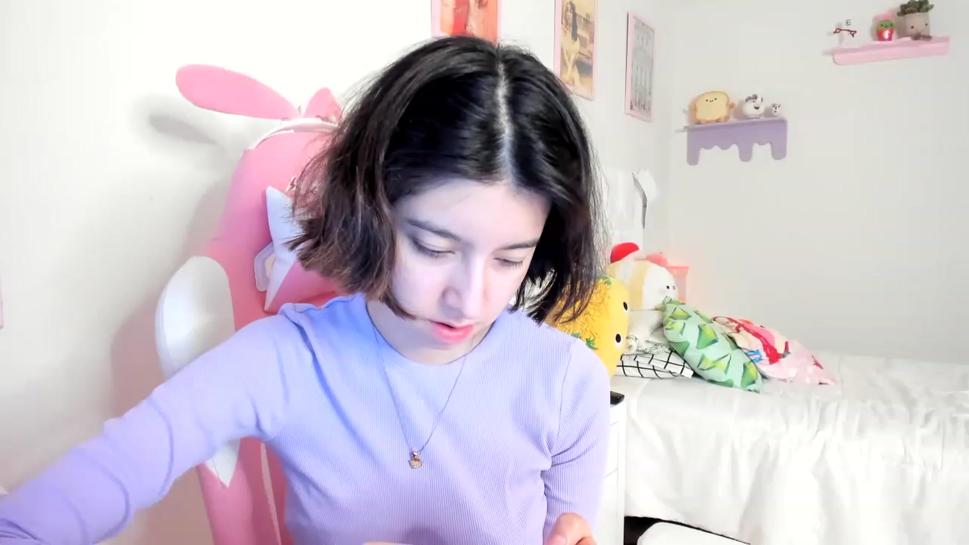 Gallery image thumbnail from Cherrycute666's myfreecams stream on, 06/01/2023, 10:32 image 17 of 20