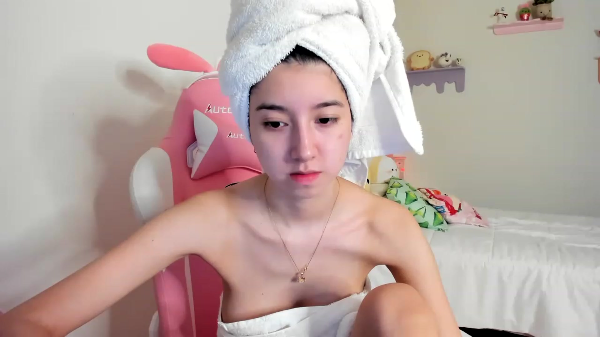 Gallery image thumbnail from Cherrycute666's myfreecams stream on, 06/01/2023, 10:32 image 2 of 20