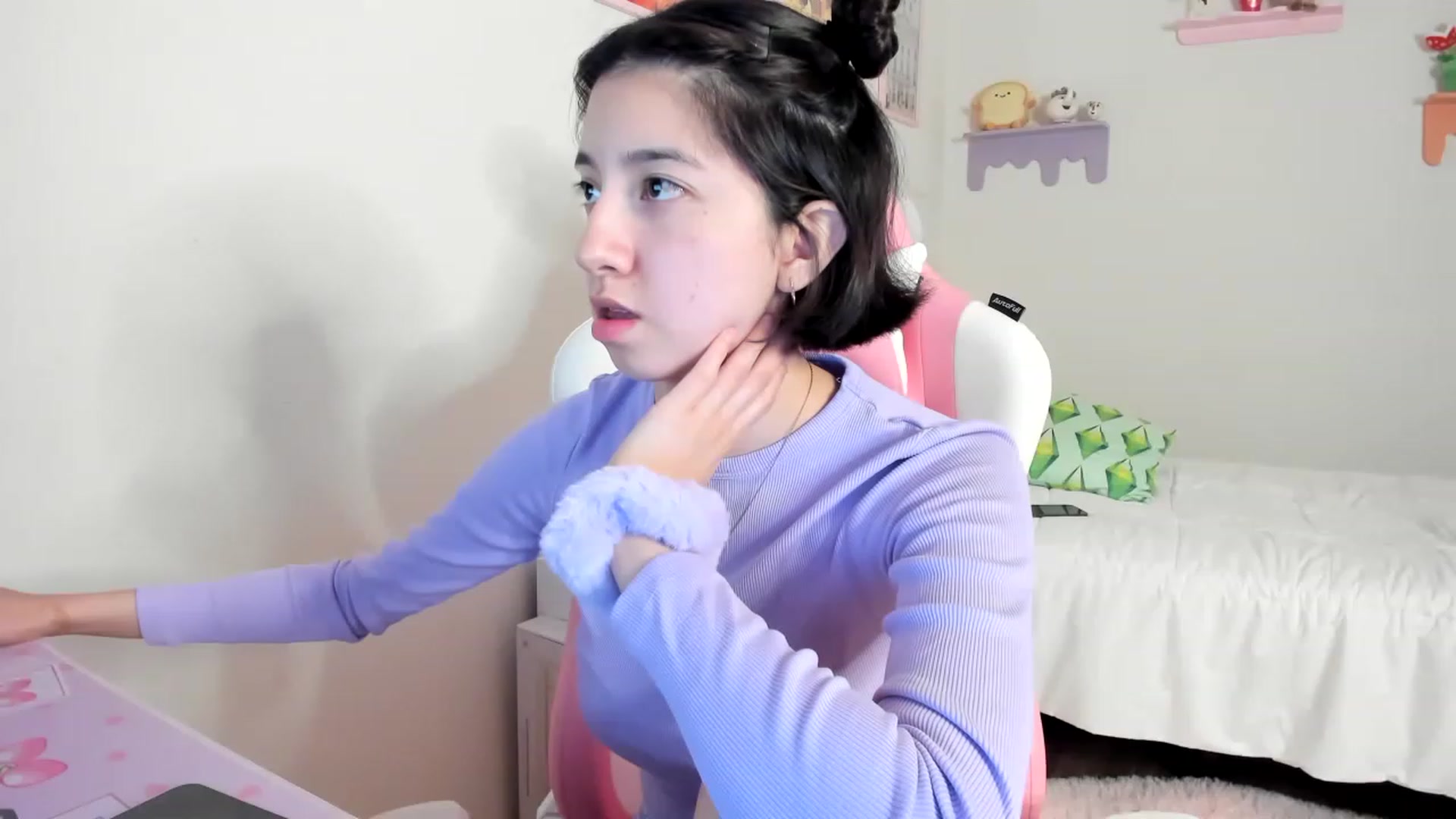 Gallery image thumbnail from Cherrycute666's myfreecams stream on, 06/01/2023, 11:40 image 15 of 20