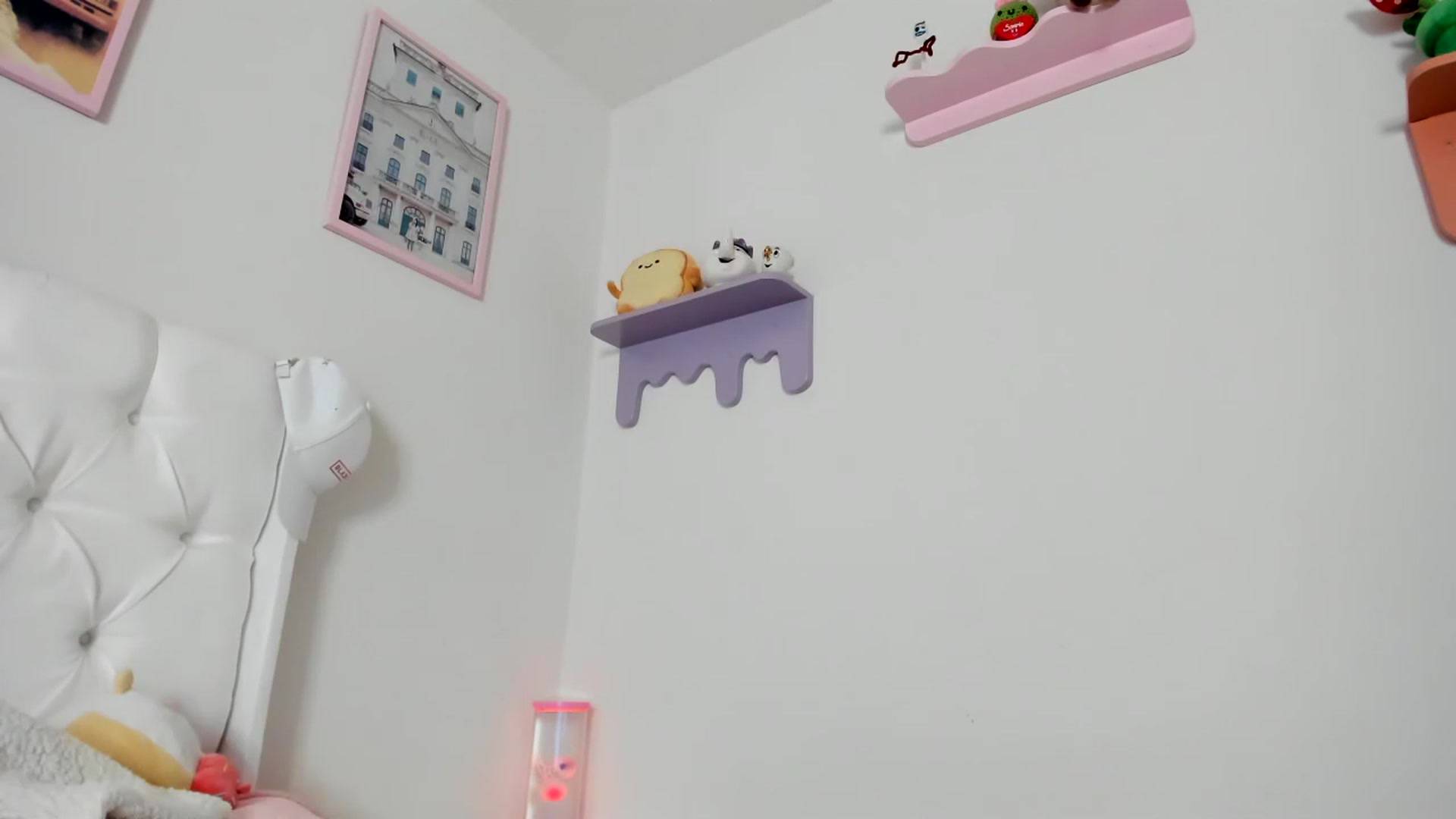 Gallery image thumbnail from Cherrycute666's myfreecams stream on, 06/01/2023, 13:36 image 19 of 20
