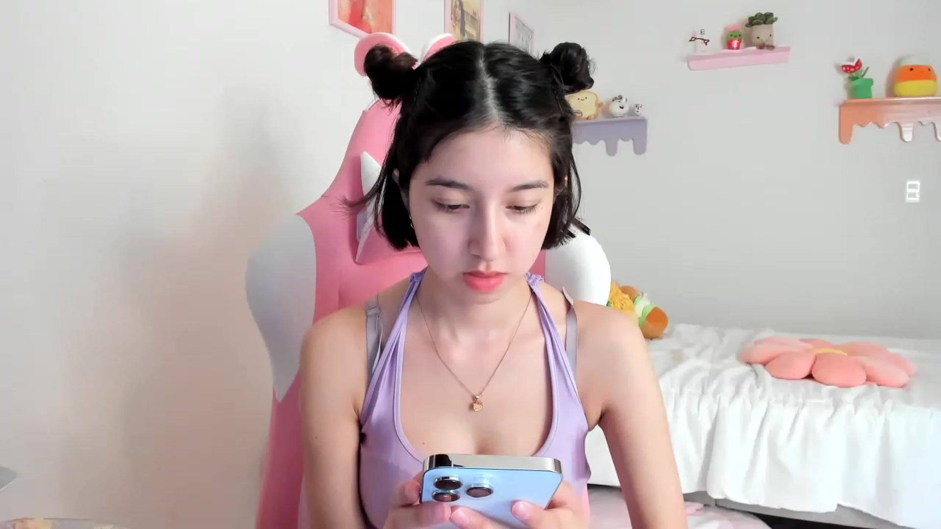 Gallery image thumbnail from Cherrycute666's myfreecams stream on, 06/01/2023, 19:36 image 14 of 20