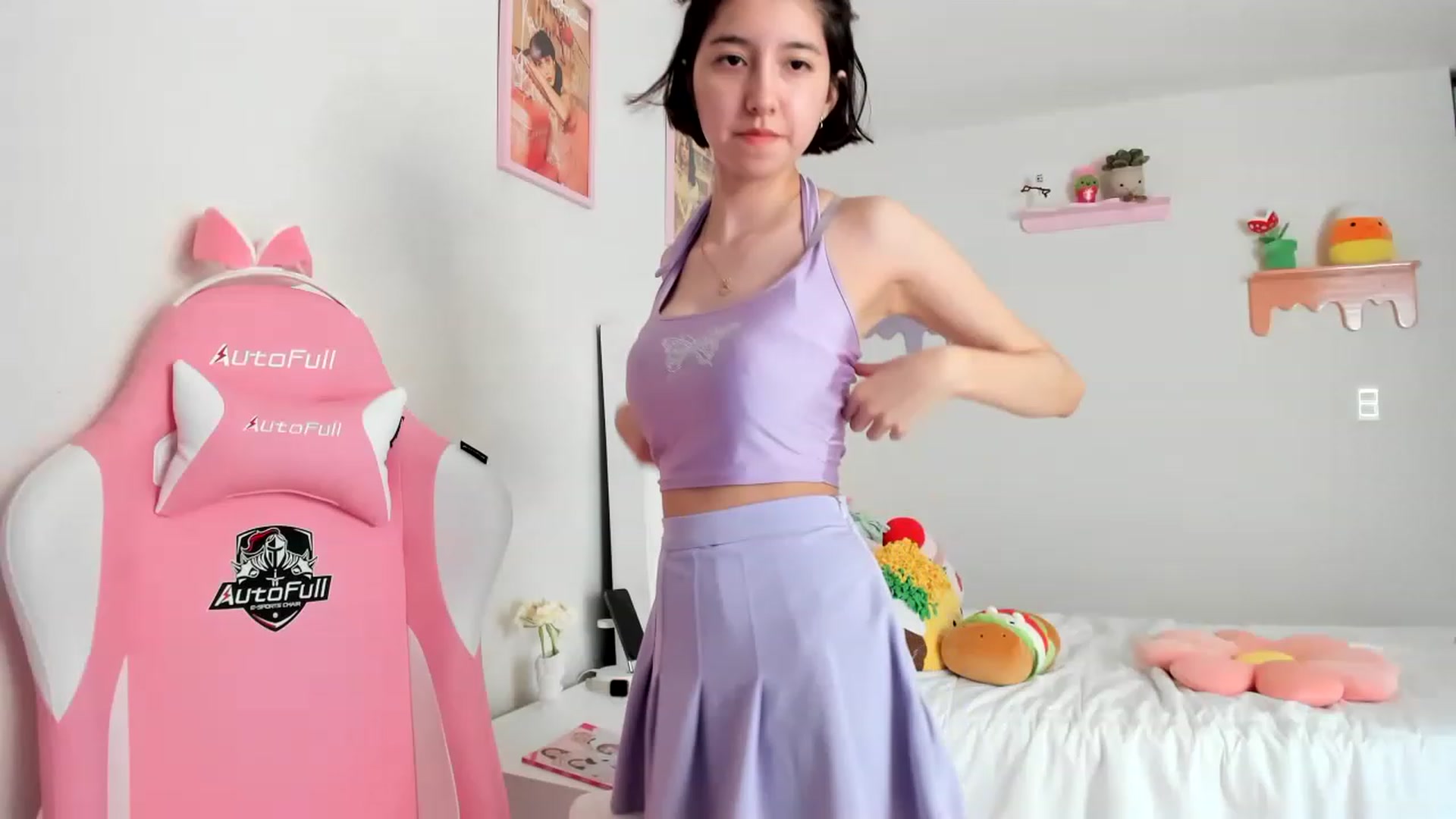 Gallery image thumbnail from Cherrycute666's myfreecams stream on, 06/01/2023, 19:36 image 11 of 20