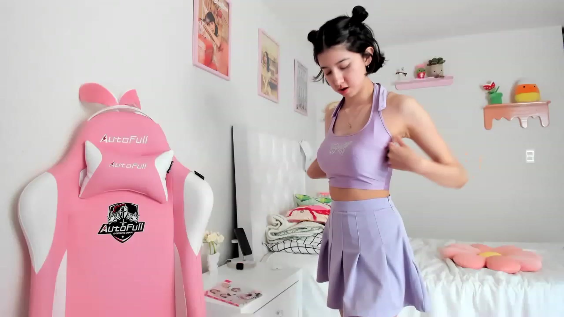 Gallery image thumbnail from Cherrycute666's myfreecams stream on, 06/01/2023, 19:36 image 6 of 20