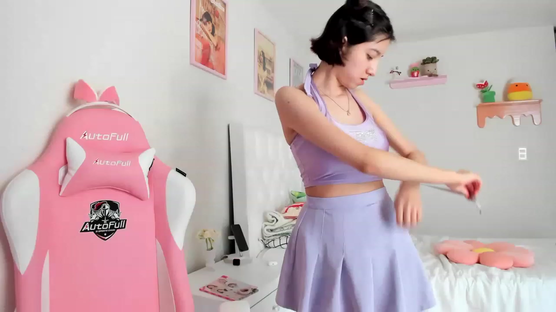 Gallery image thumbnail from Cherrycute666's myfreecams stream on, 06/01/2023, 19:36 image 8 of 20
